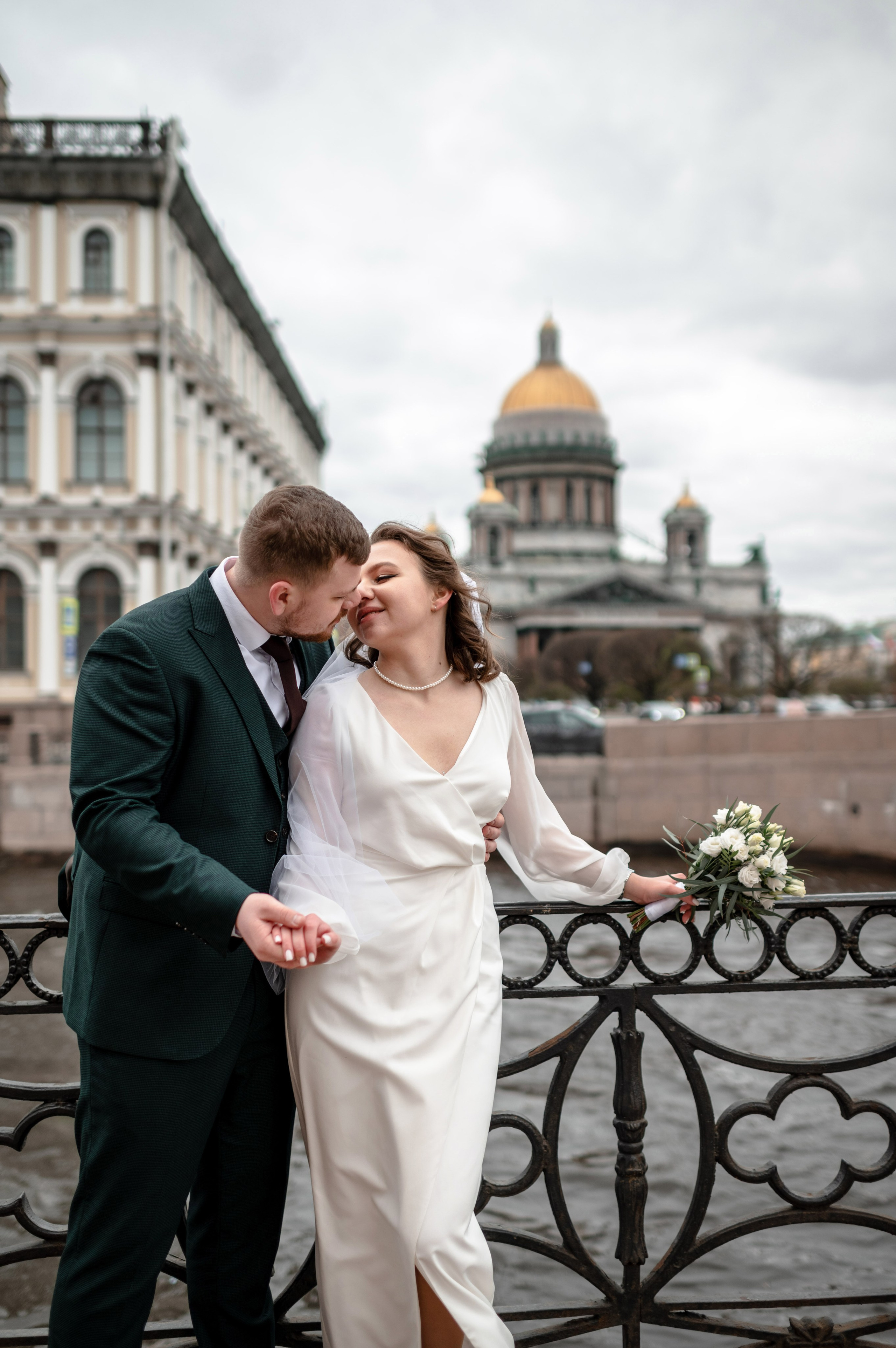Ксения и Егор (фотосессия в ЗАГСе Петроградского района, Ботаническом саду с сакурой). Портретный, семейный и свадебный фотограф в Санкт-Петербурге и в Пушкине Ширяев Денис
