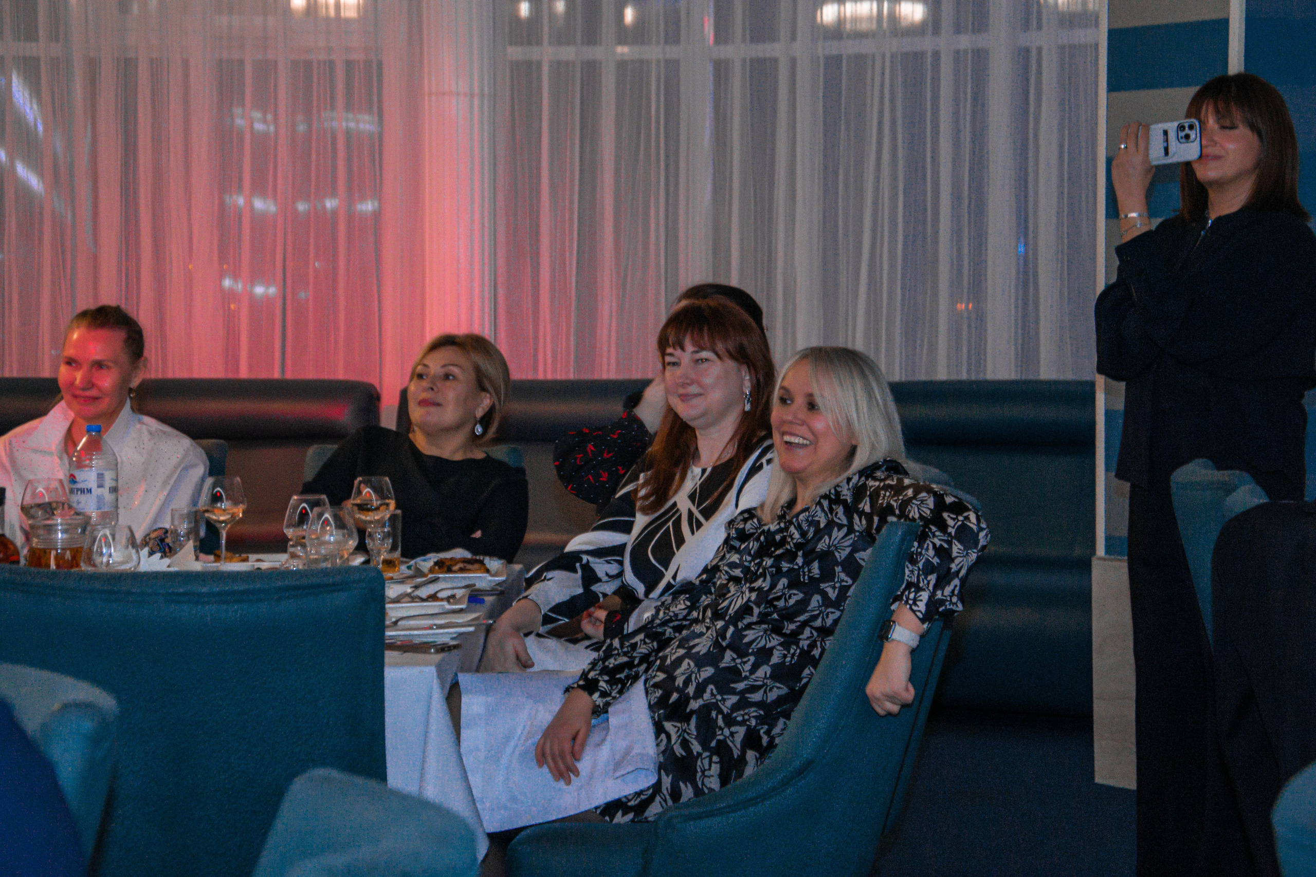 Корпоратив. Женский фотограф в Людиново и Киров