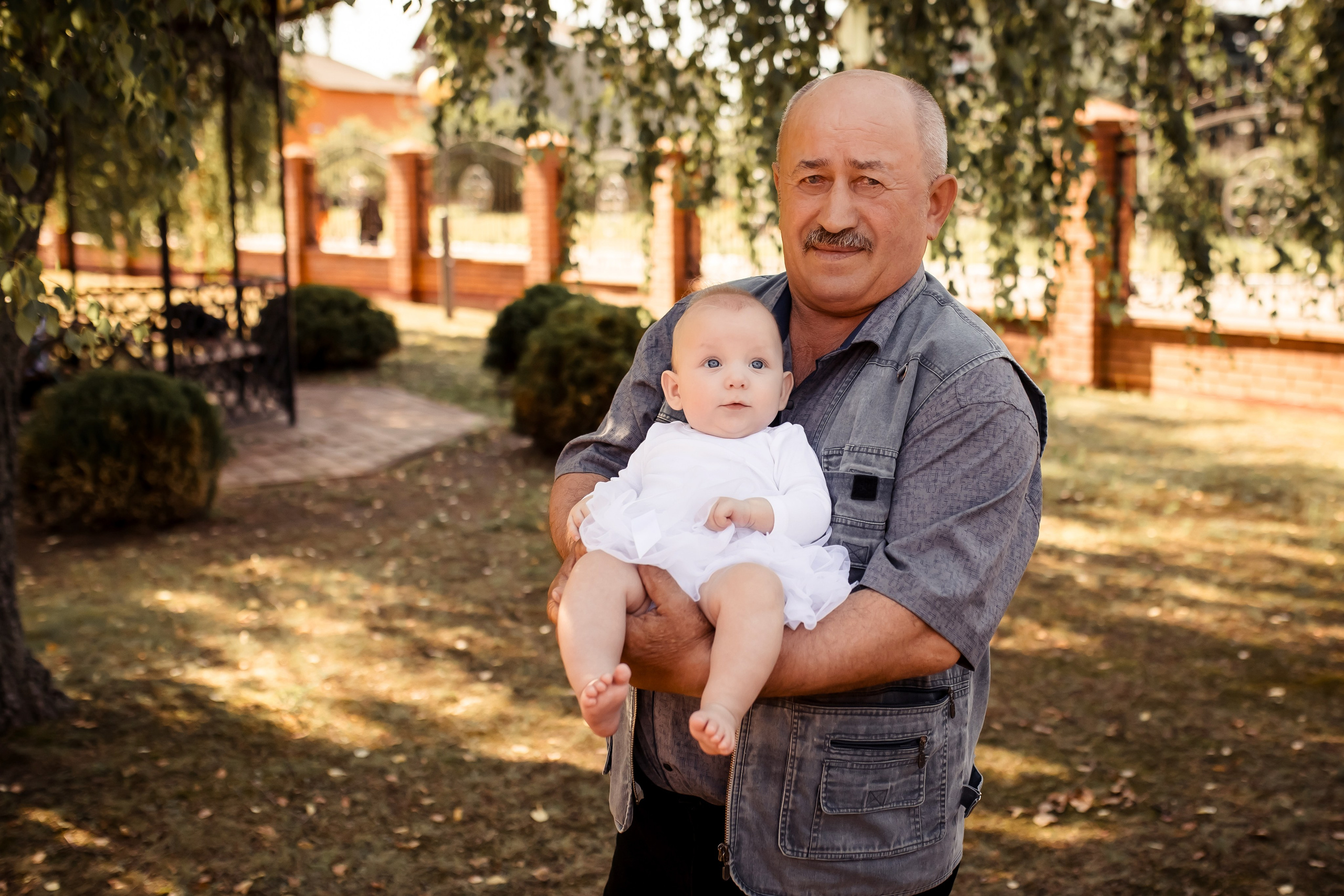 Крещение Милании и Эмилии