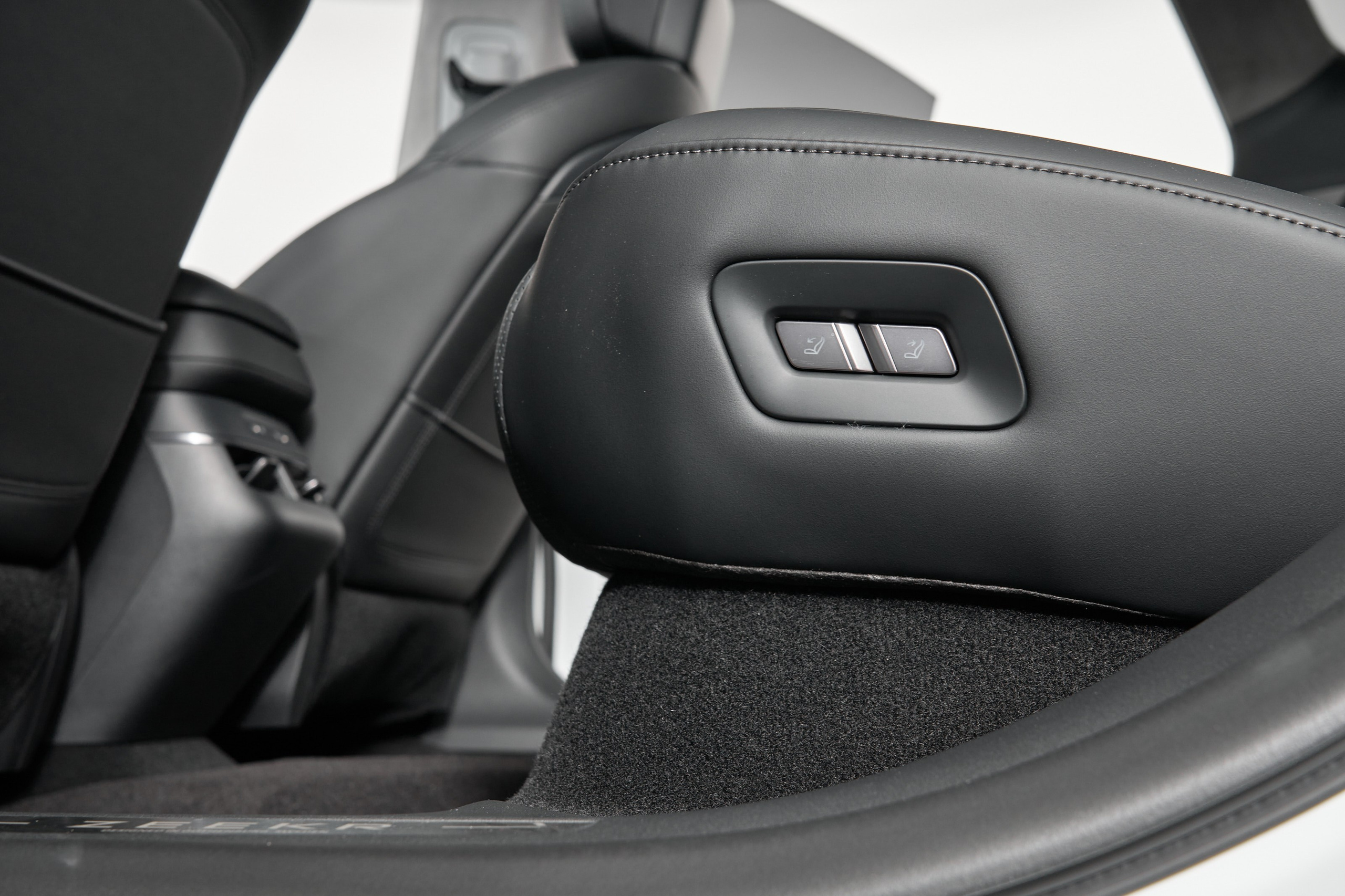 Zeekr 007_1. Фотограф Николай Прокофьев модельные тесты в Москве