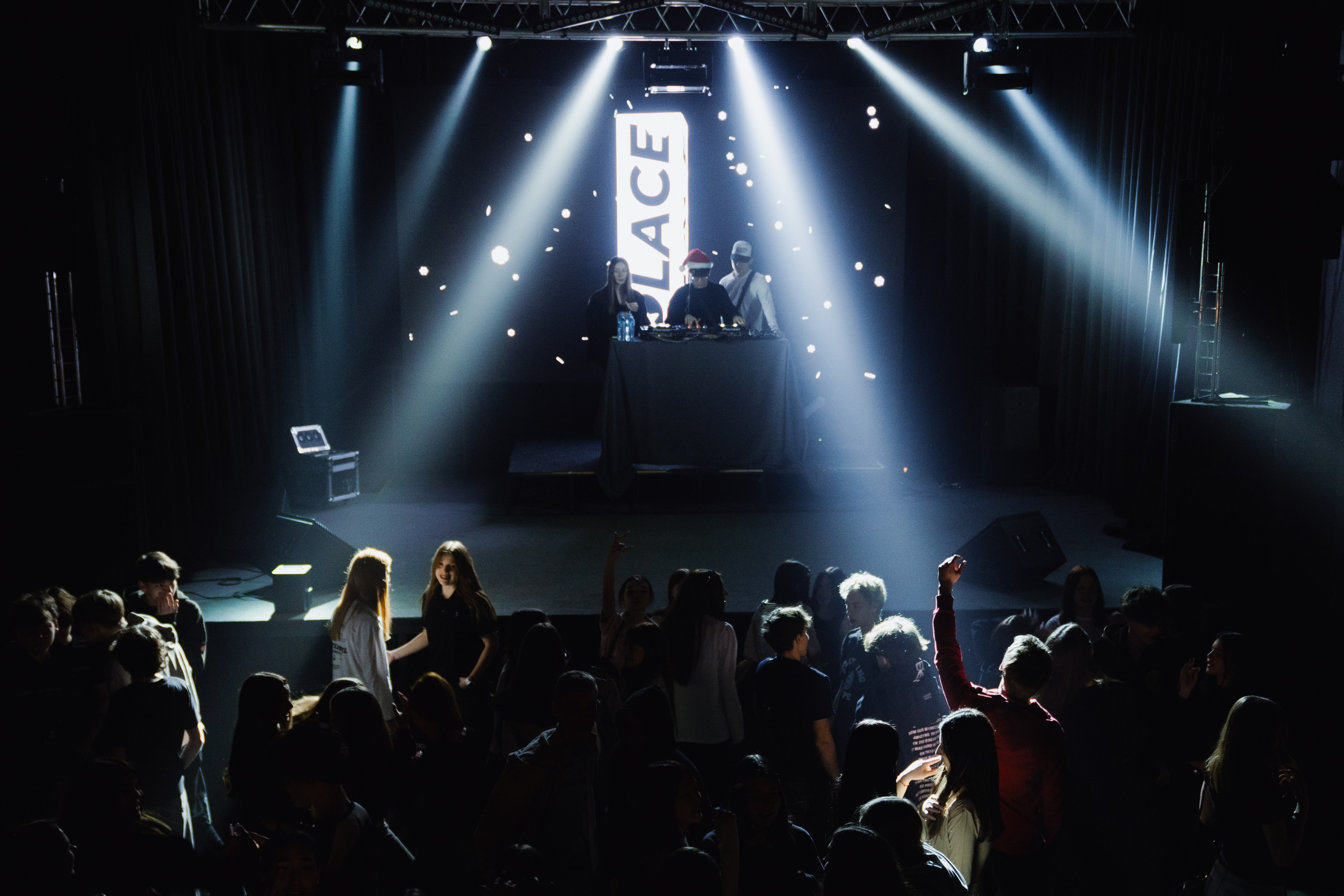PLACE PARTY. Photographer Alexandr