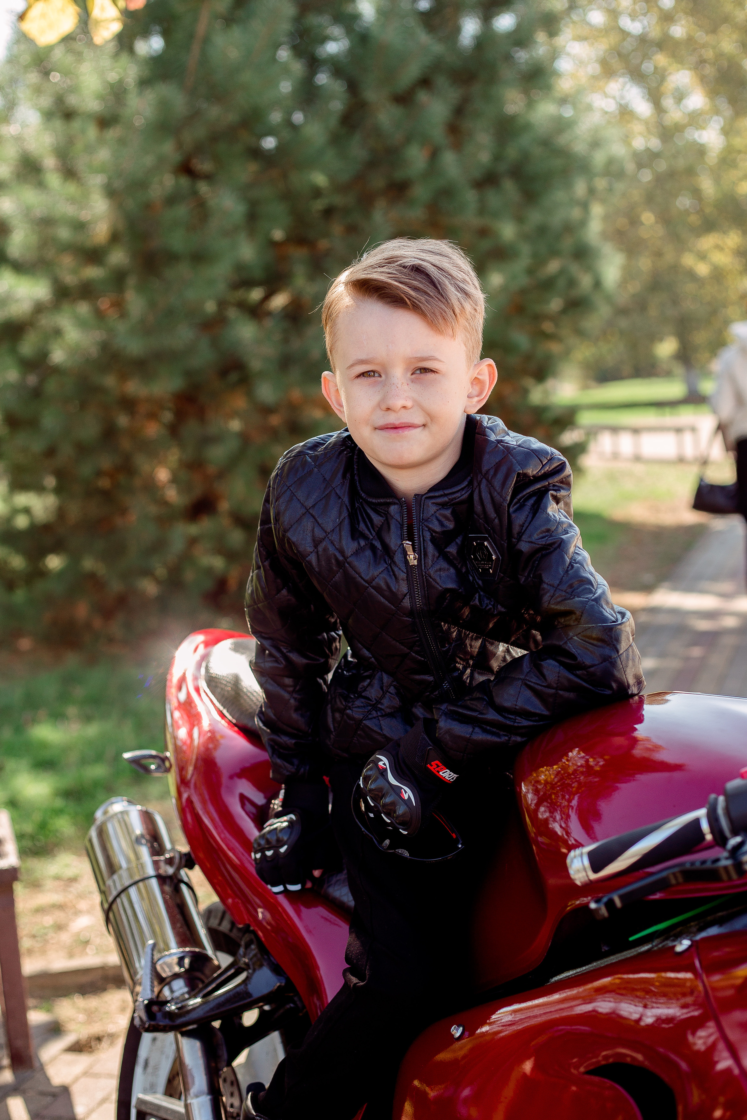 Муковоз Юрий. Model base