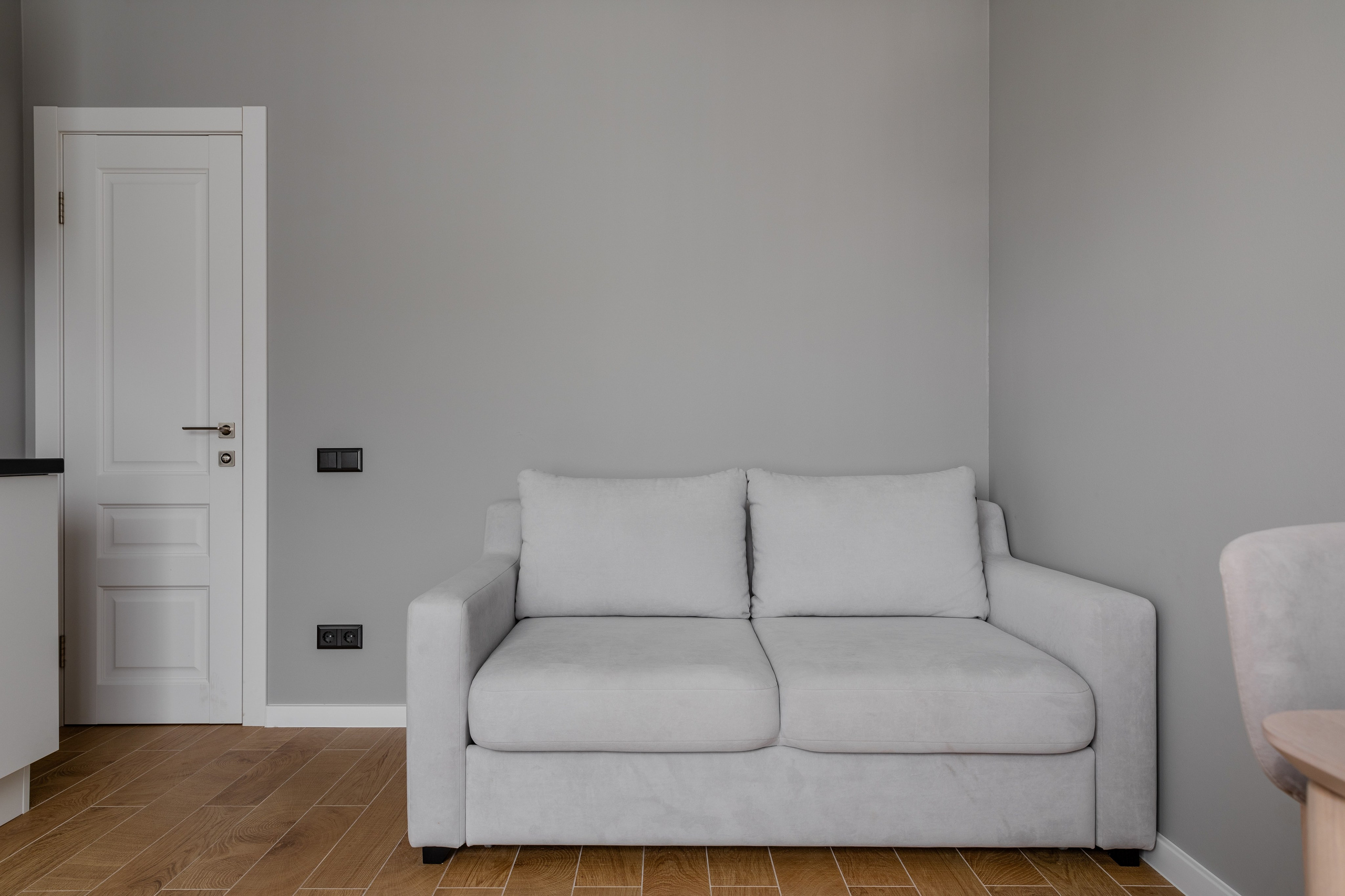 Интерьерная фотосъёмка двухкомнатного номер отеля, Ольгинка. Интерьерный фотограф Москва