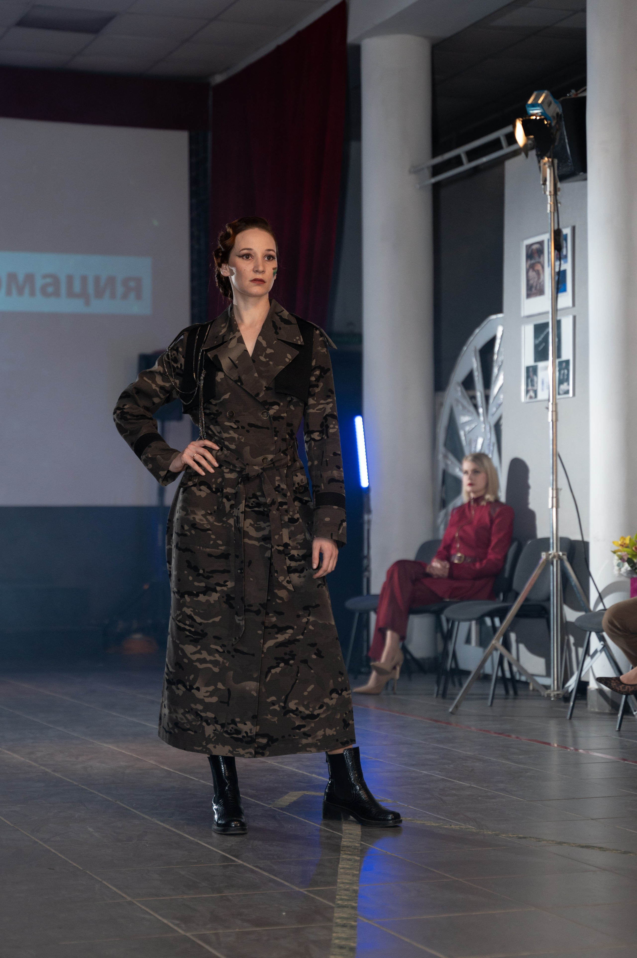 Закрытый показ милитари «Своя трансформация» дизайнера Юлии Бойченко | 24.04.2025. Фотограф в Омске Елизавета Кириллова