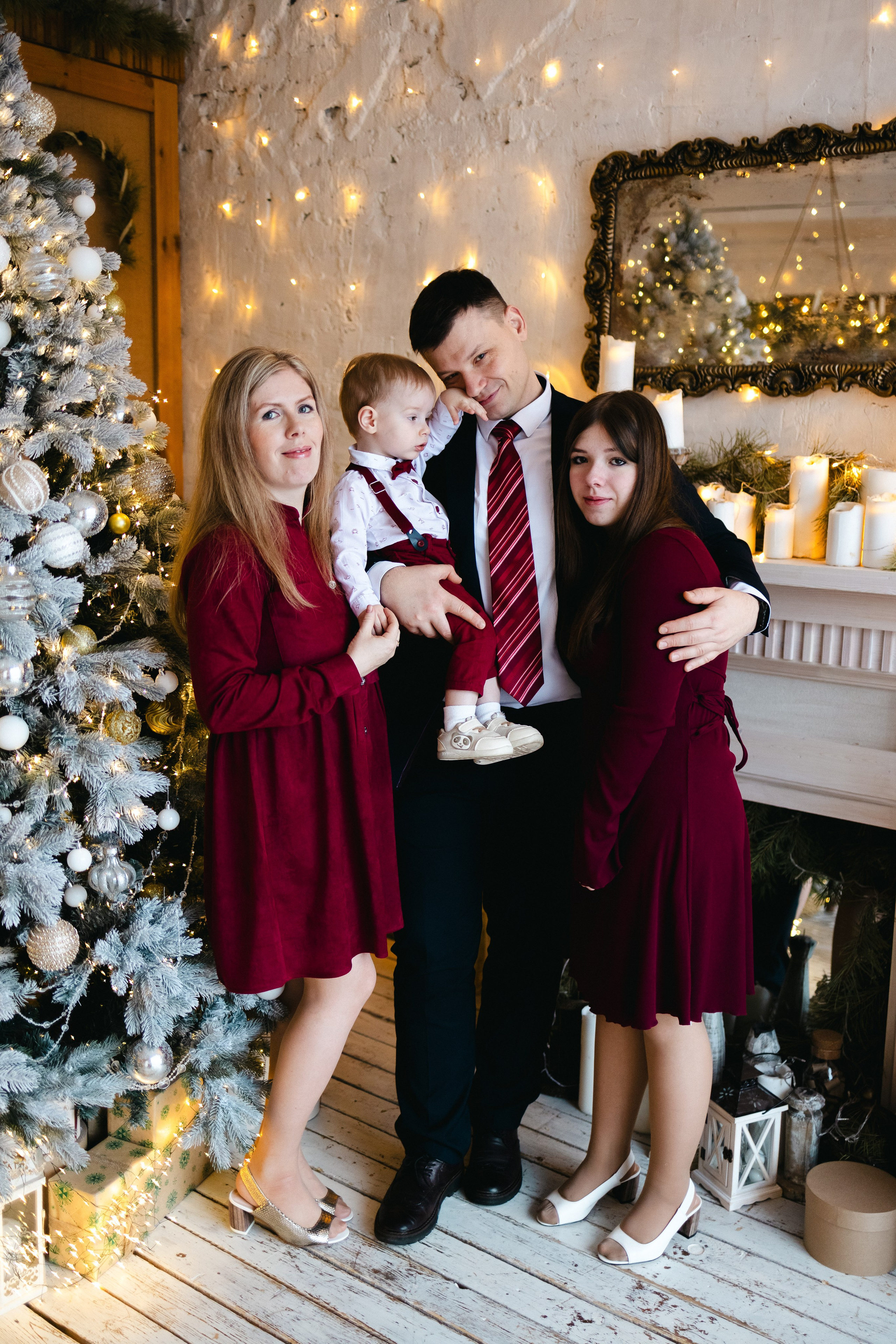 Новогодняя семейная с малышом. Семейный фотограф г. Тюмень