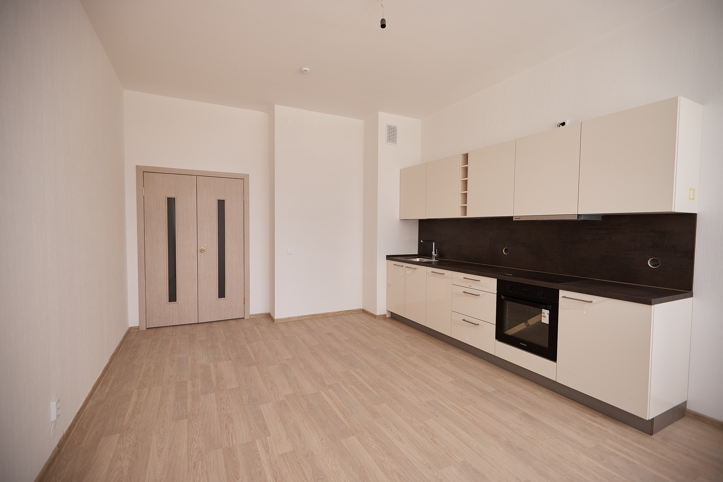 Фотограф для съемки застройщика. Контент для бизнеса в Екатеринбурге Полдень Медиа