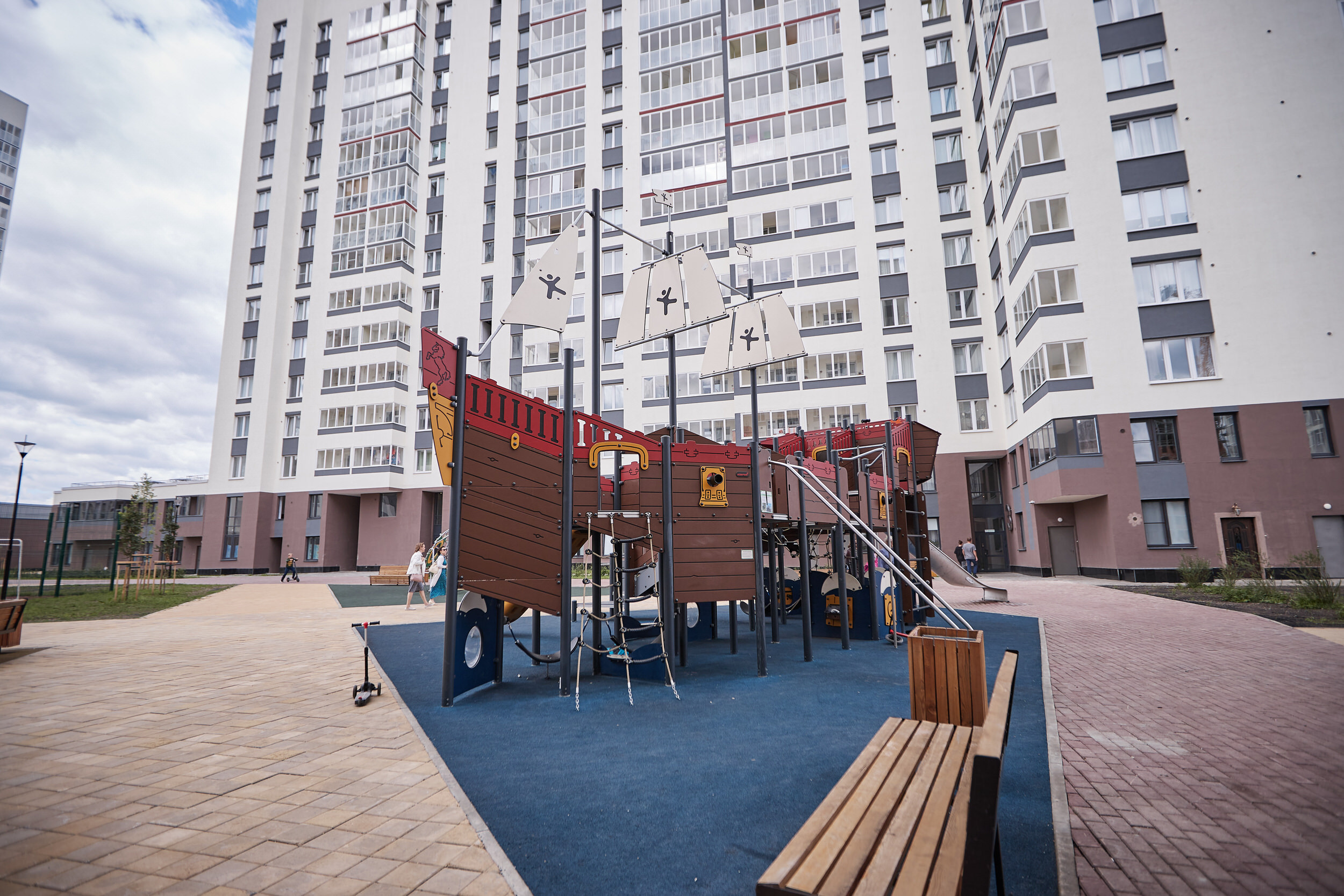 Фотограф для съемки застройщика. Контент для бизнеса в Екатеринбурге Полдень Медиа