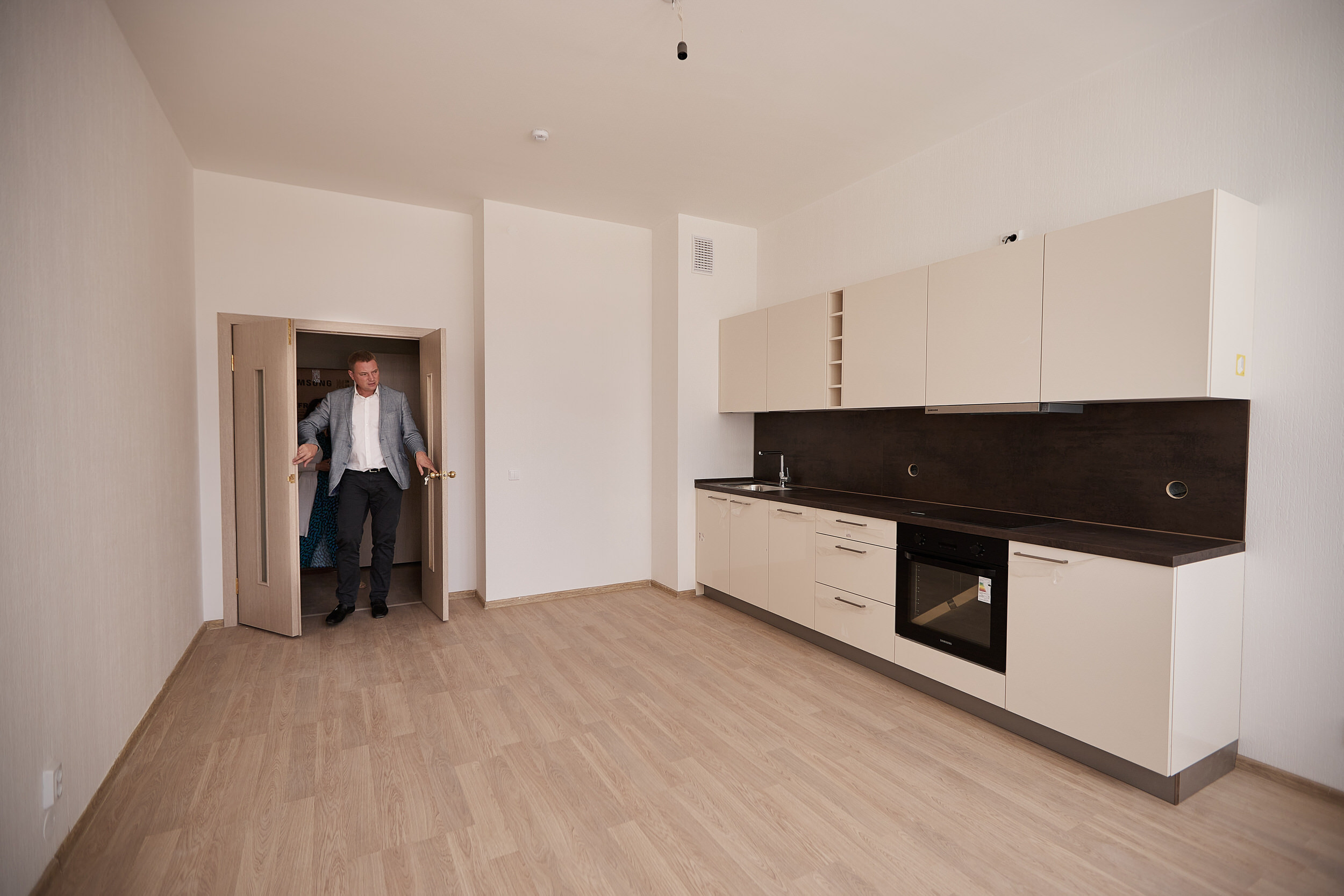 Фотограф для съемки застройщика. Контент для бизнеса в Екатеринбурге Полдень Медиа