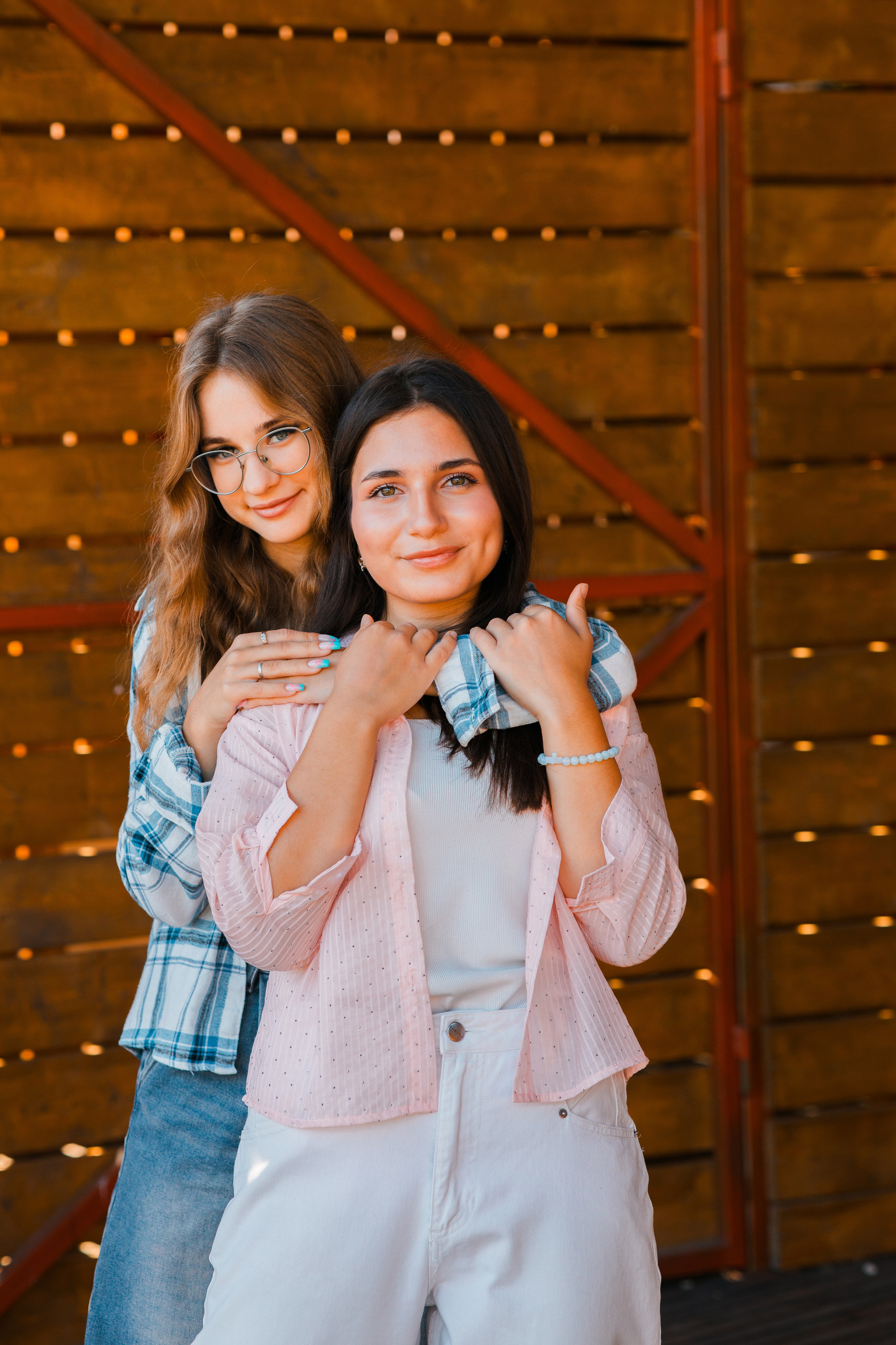 Осенняя фотосессия для выпускных альбомов 11 классов в Тарусе 2025 год. Выпускные альбомы в Серпухове