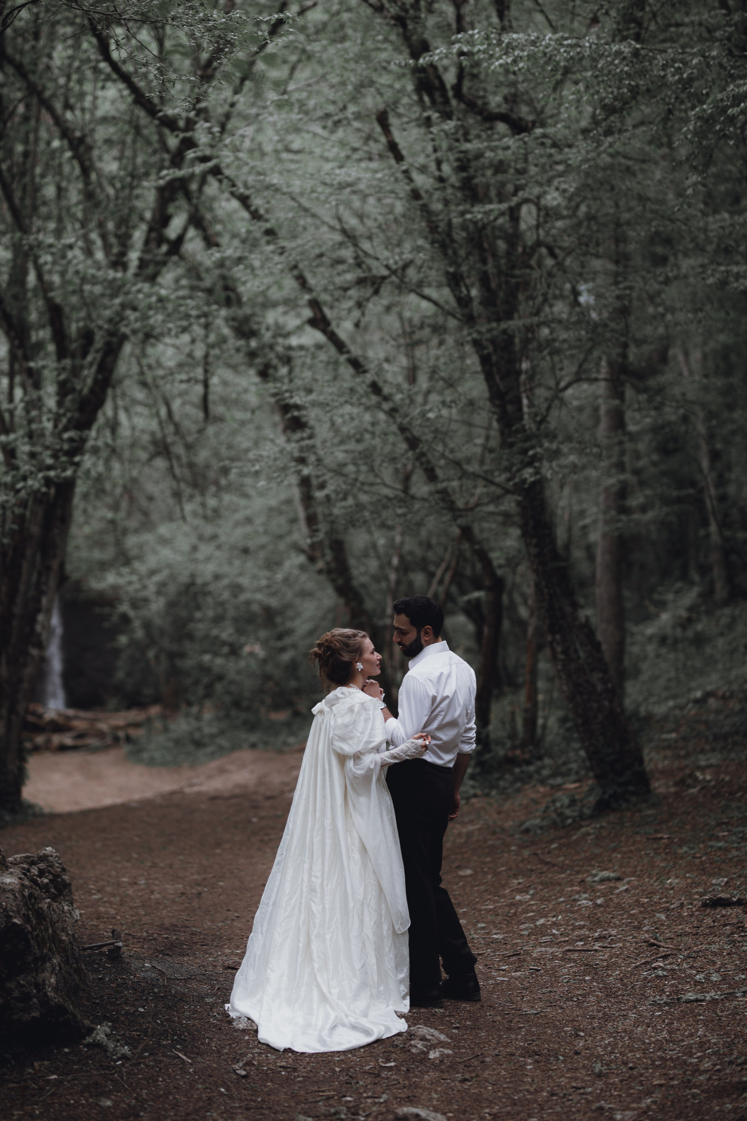Свадебная фотосессия у водопада. Фотограф Анастасия Залевская