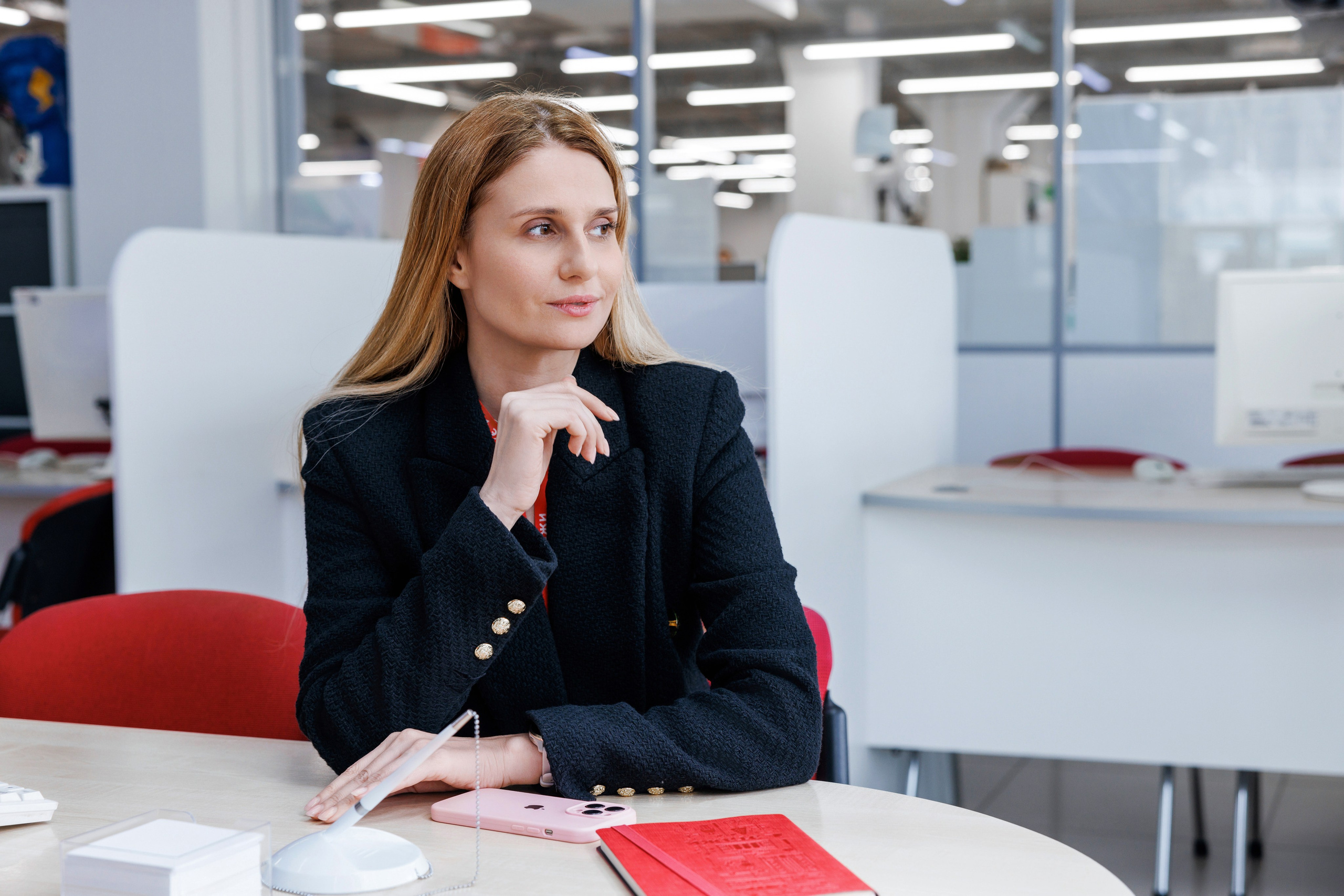 Съёмка сотрудников в офисе. Фотограф Виталий Хайлов, Екатеринбург