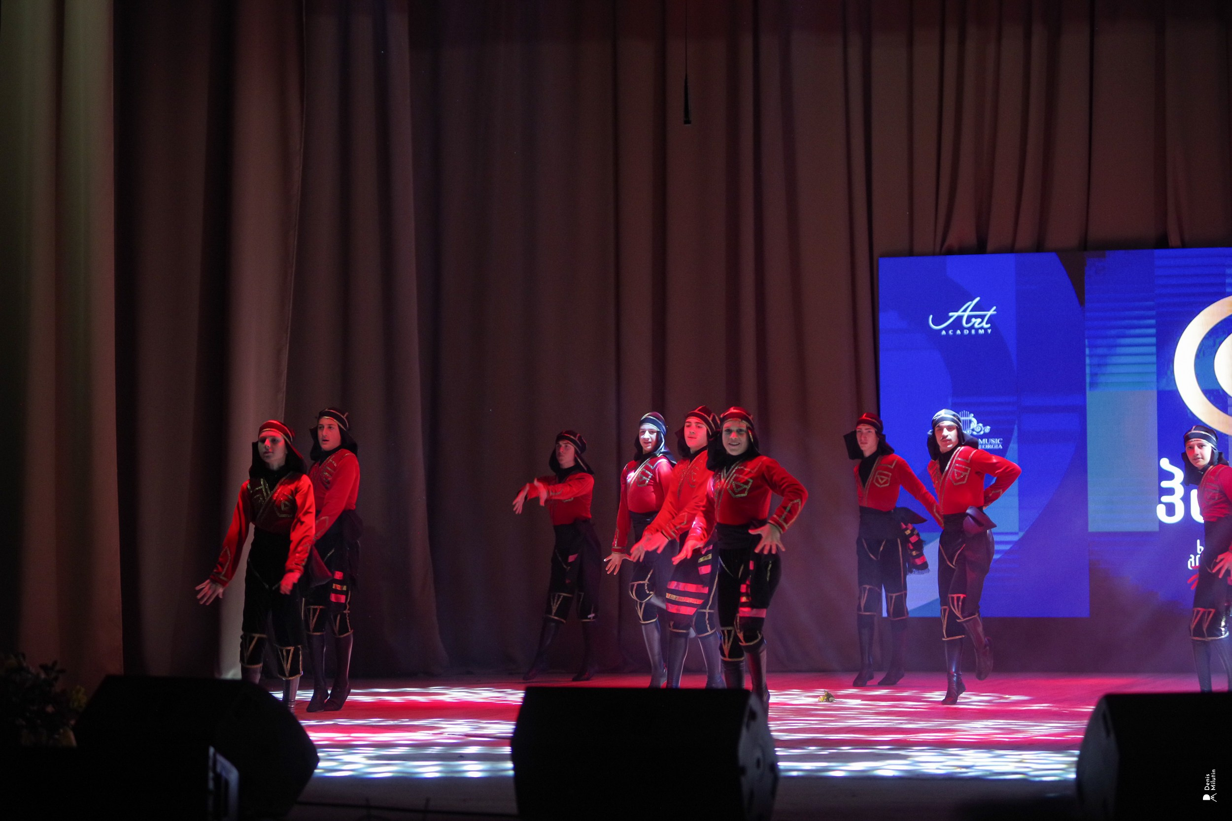 Танцы в Хоби. Портретный фотограф Денис Милютин