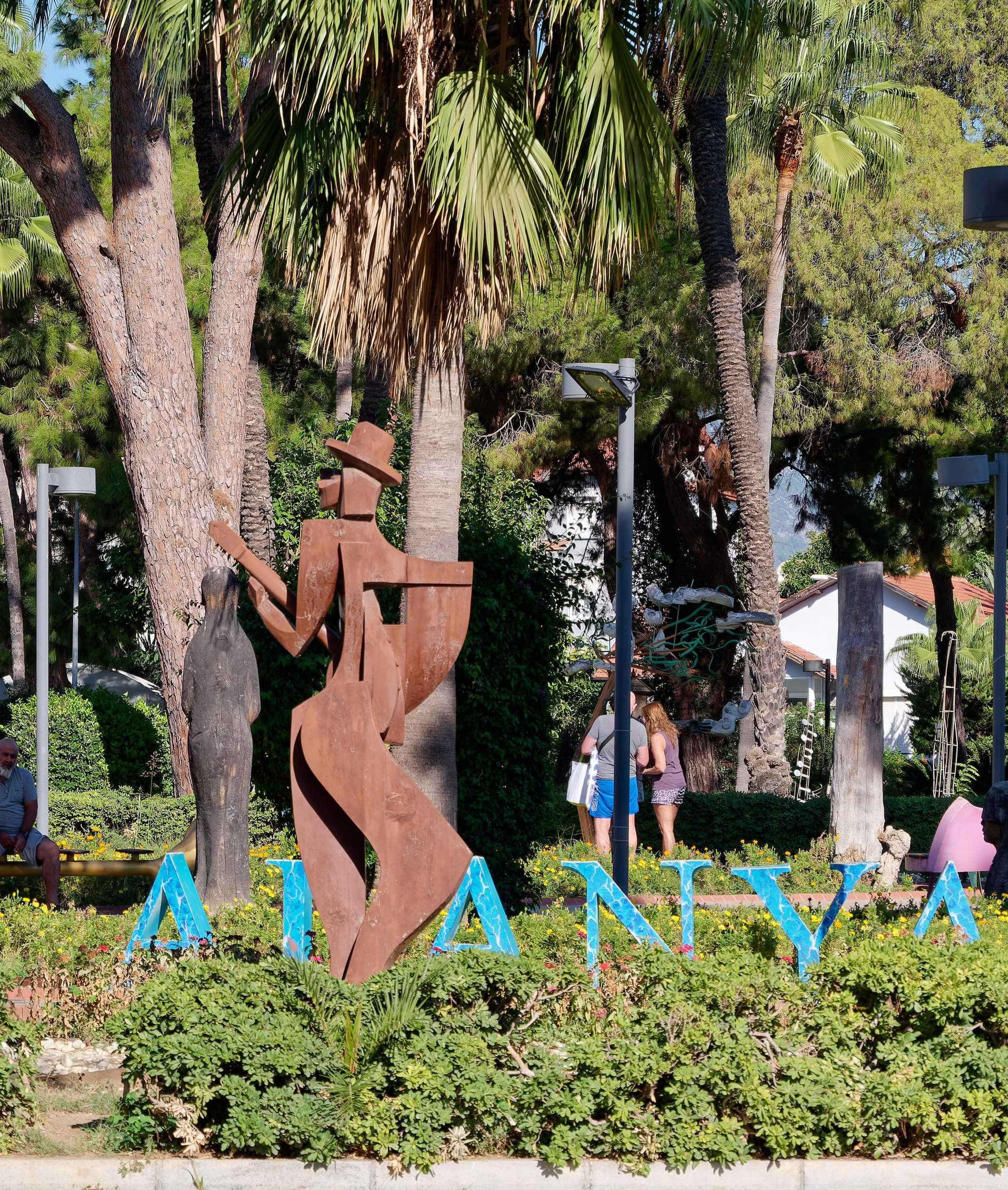 Алания 2025, город, стрит-фото. Избранные фотографии