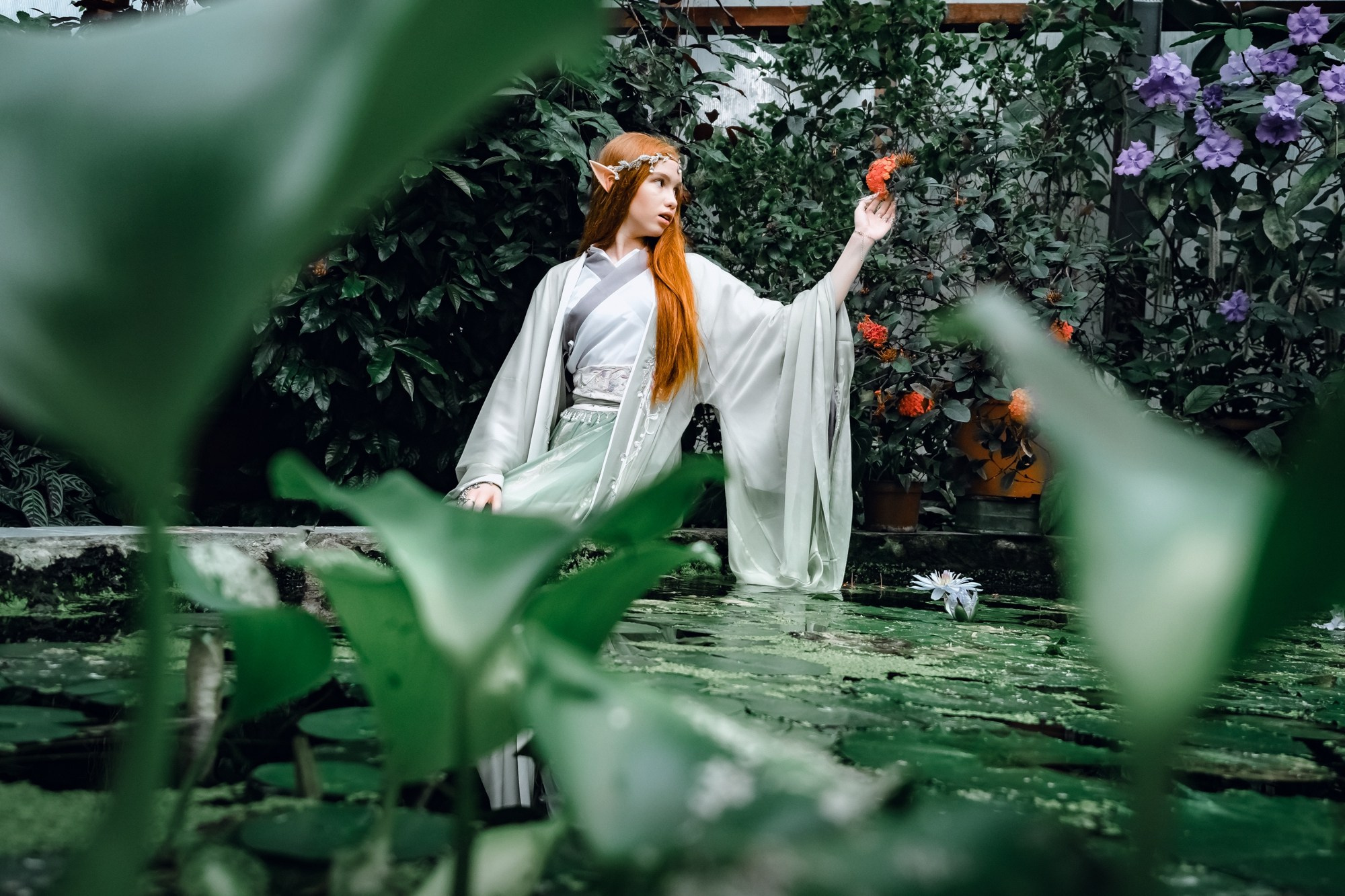 Эльф в ботаническом саду. Фотограф