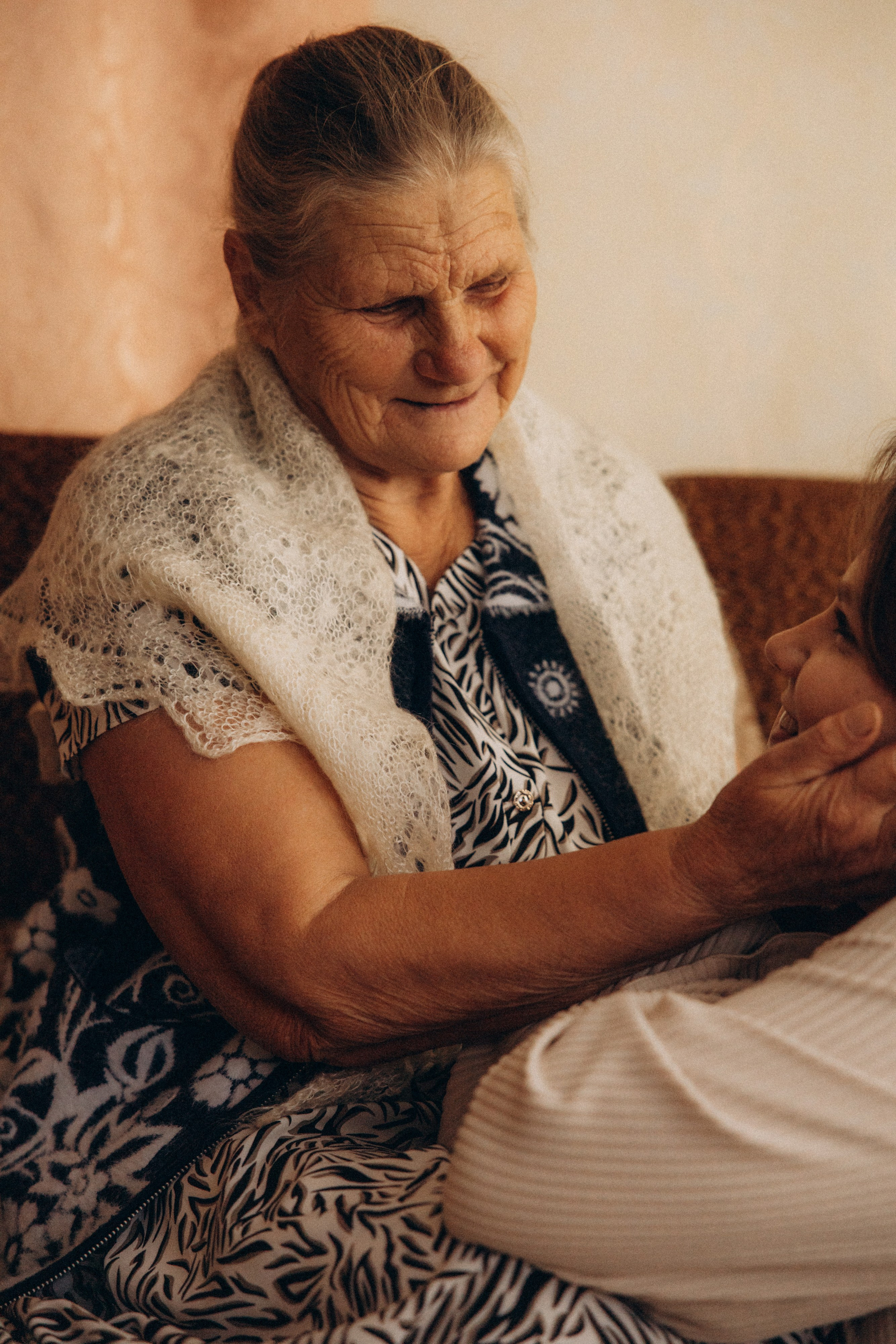 Аня и бабушка. Семейный фотограф Губкин/Старый Оскол
