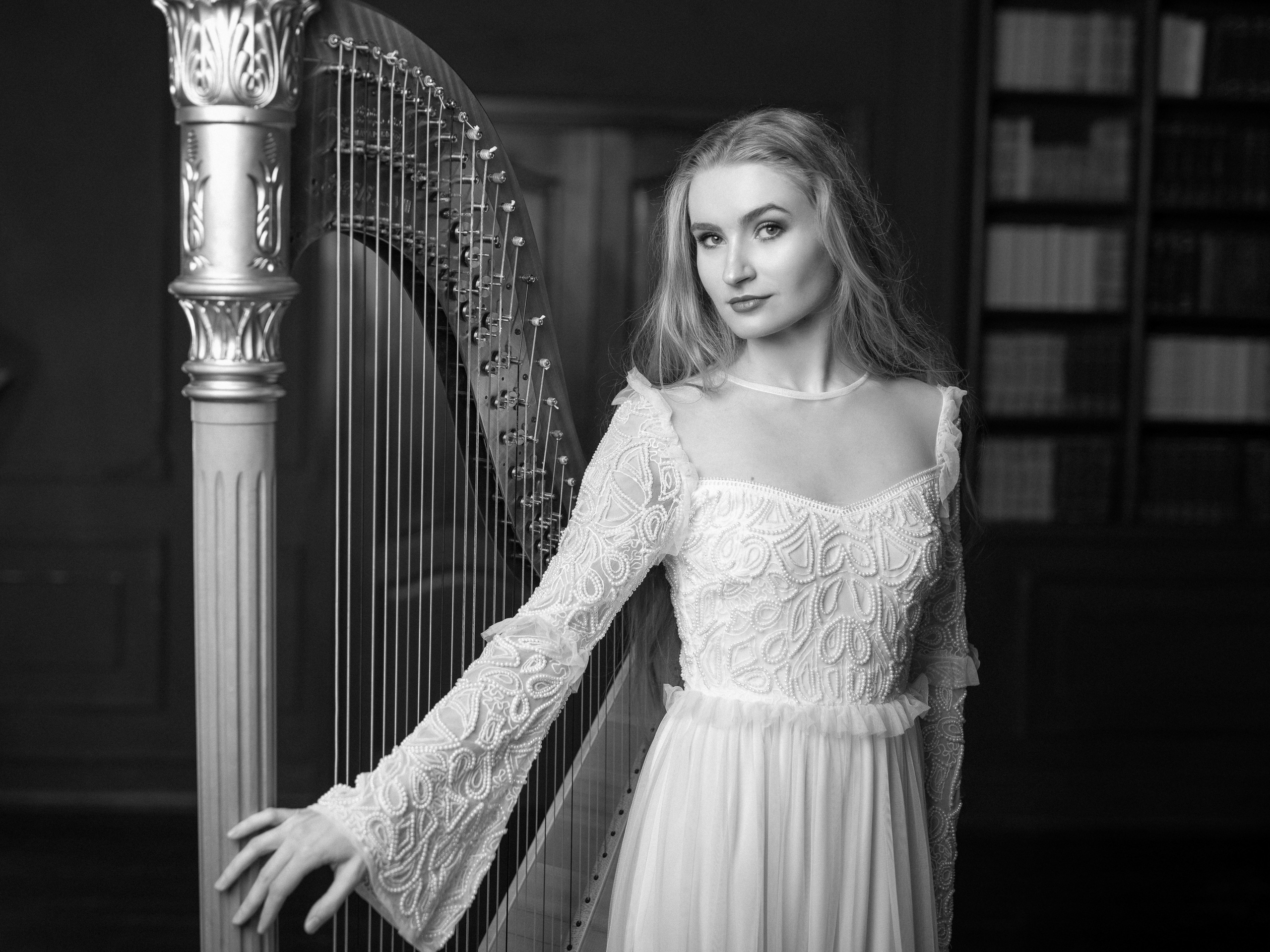 Harp girl. Portrait photographer in Minsk Slava Potalakh