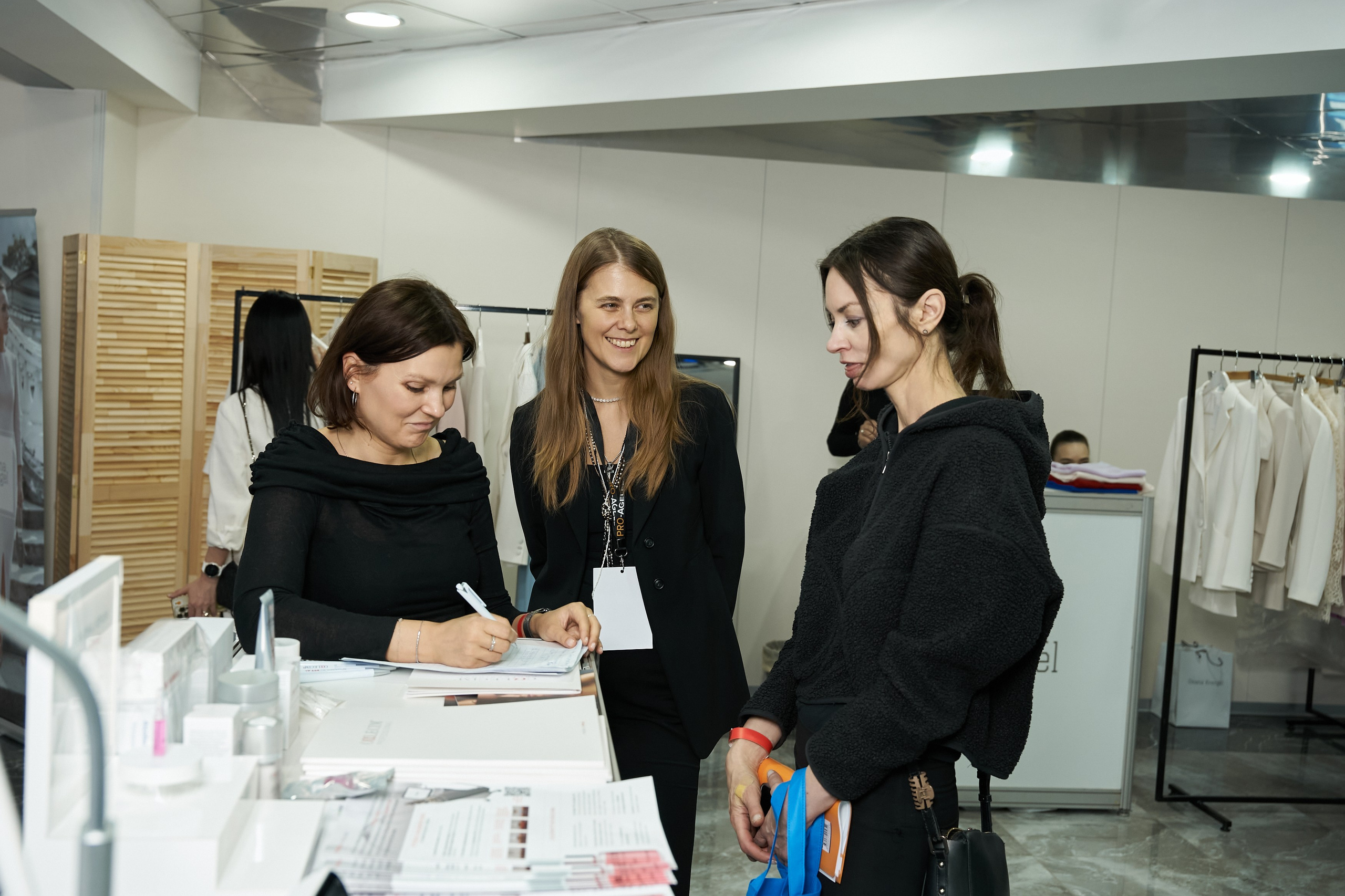 СТЕНДЫ. PRO-AGELESS