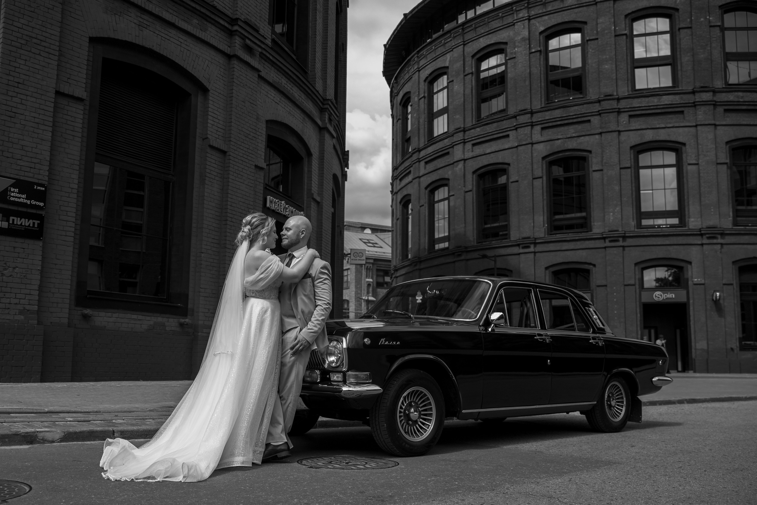 Свадебная прогулка в Москве, Арма фотосессия с машиной, волга на свадьбе