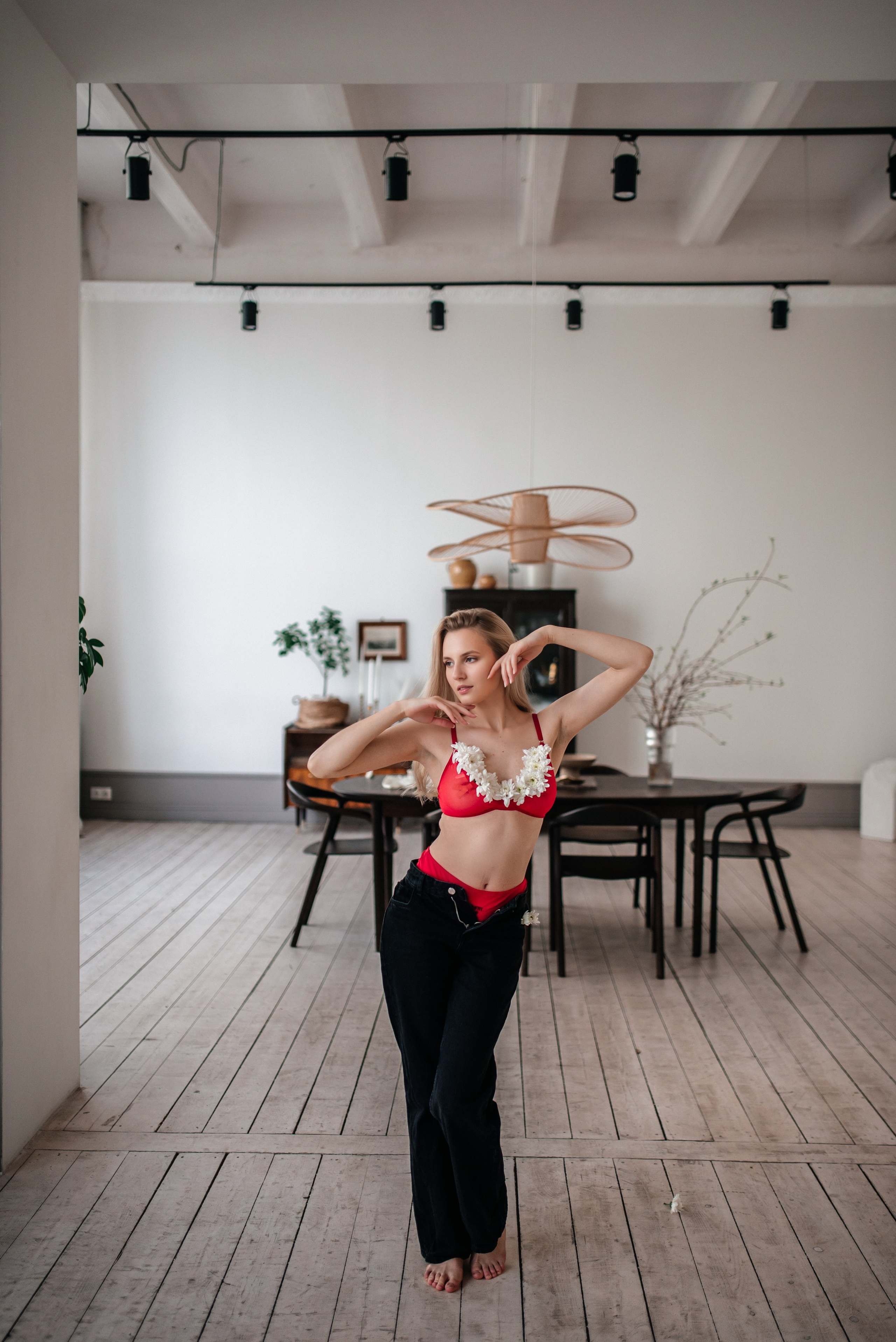 Диона, 2024. Главная