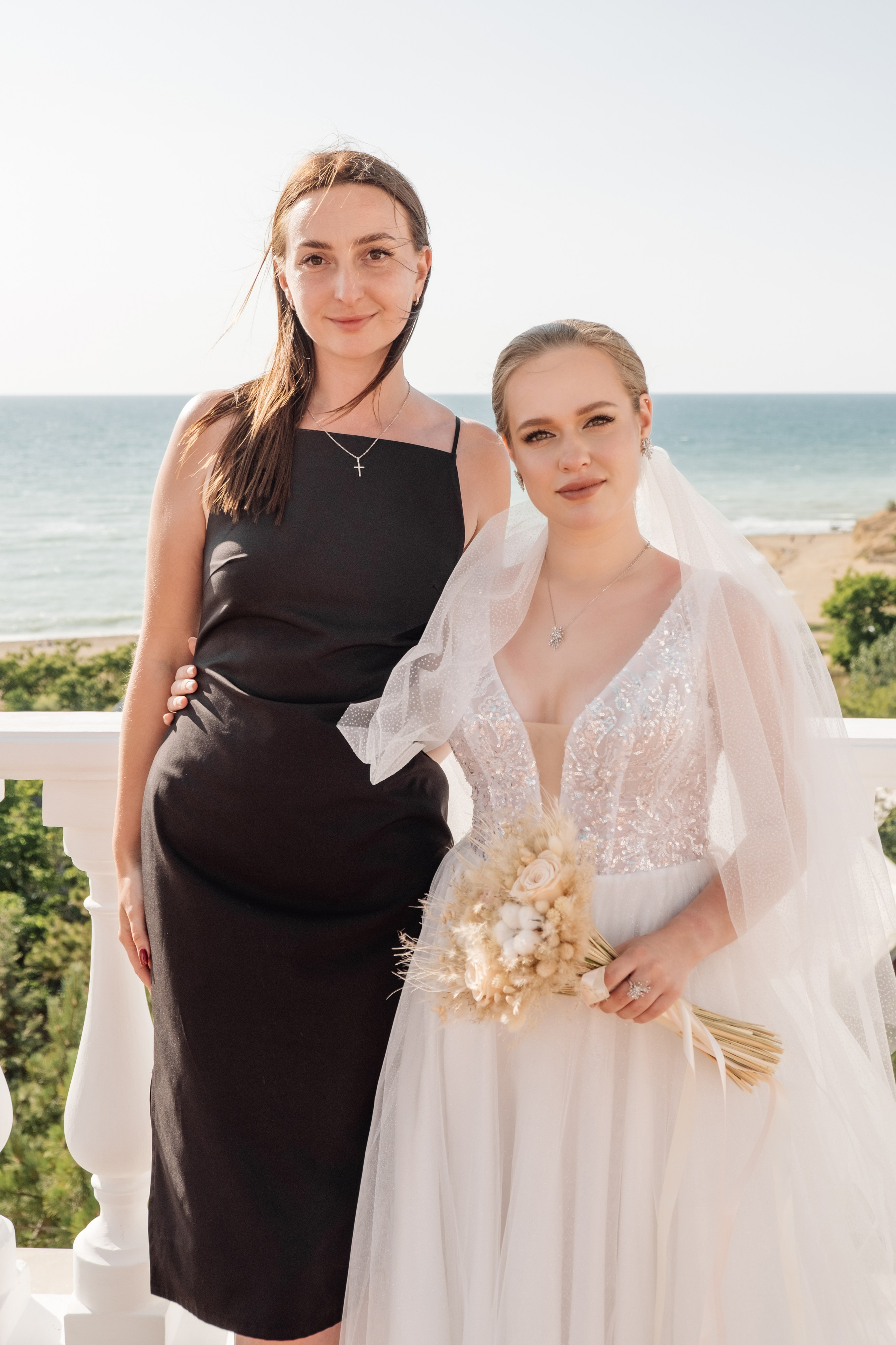 Свадебный ретопртаж. Профессиональная фотосъемка в Крыму. Натуральные эмоции и живые кадры. Забронируйте дату прямо сейчас!