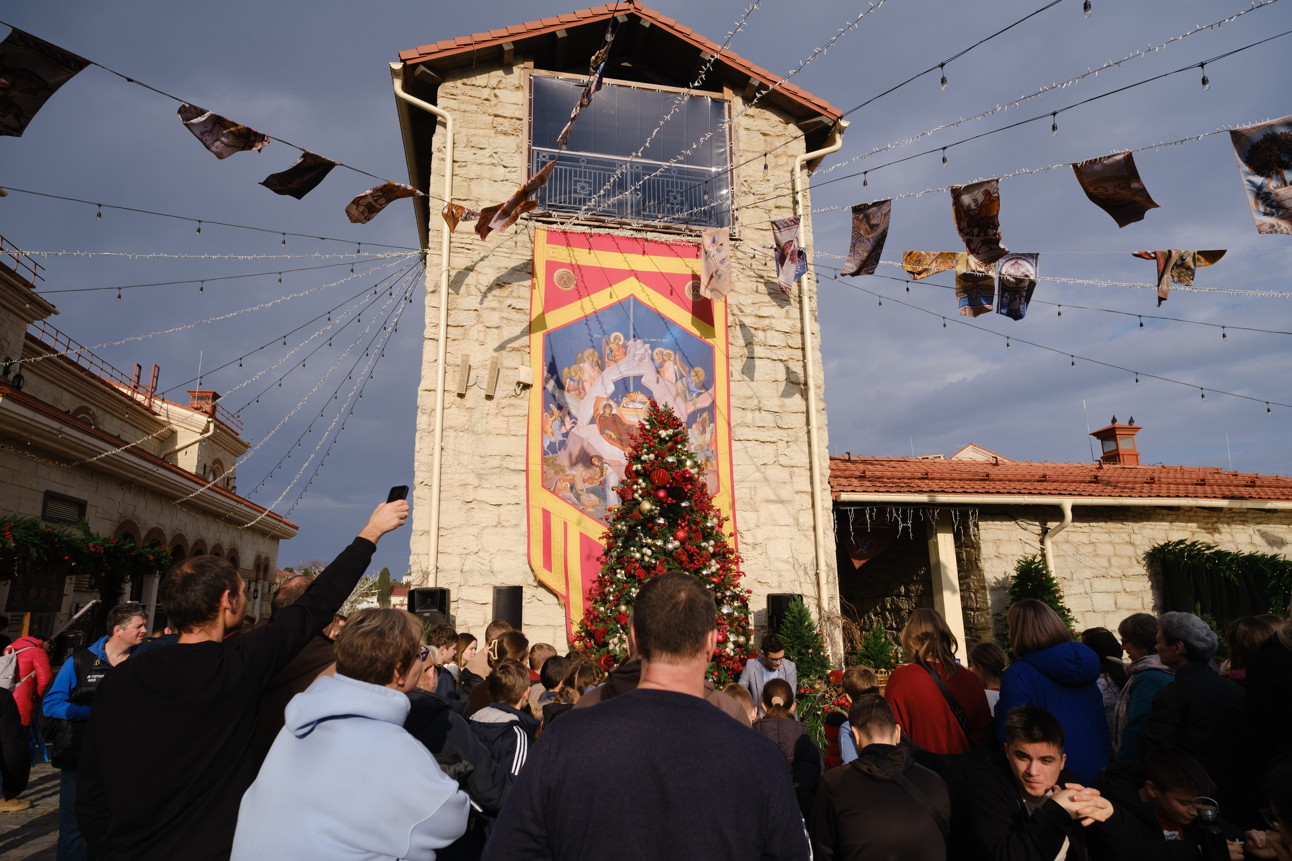 Новогодний репортаж из парка «Новый Херсонес» | Фотограф Илья Желдак. Профессиональная фотосъемка в Крыму. Натуральные эмоции и живые кадры. Забронируйте дату прямо сейчас!
