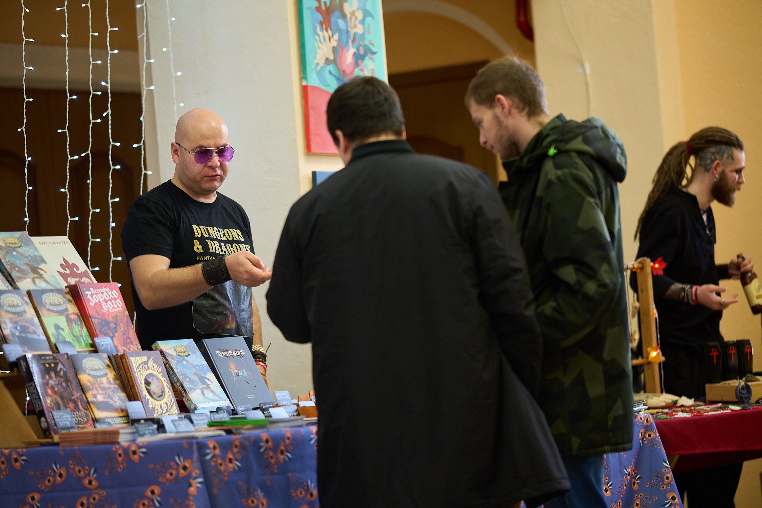 Мантикон V (2025). Фотографирует красивое Денис Горностаев