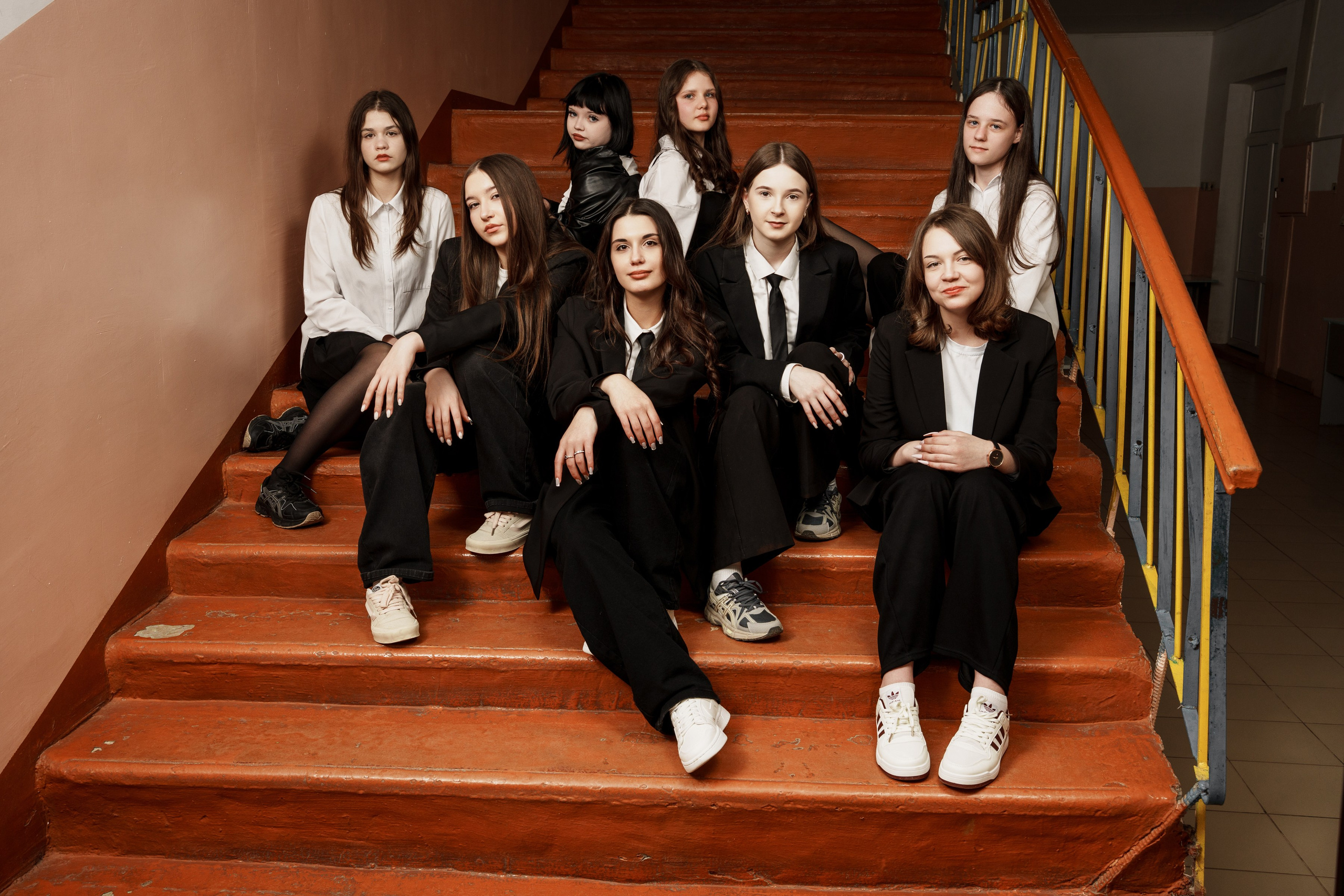 11 класс сьемка для альбома в школе. Ольга Плаксина фотограф в Саратове