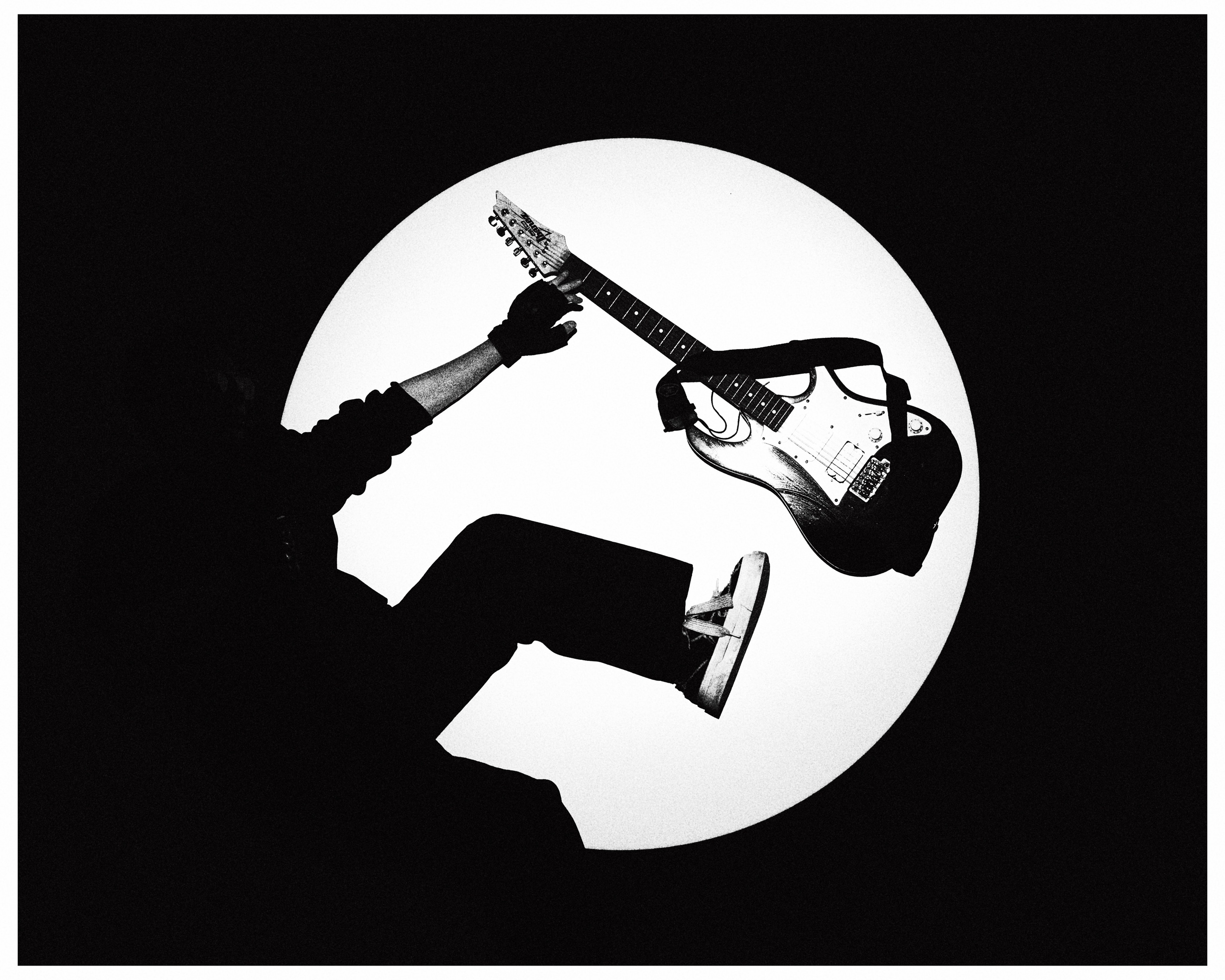 Сьемка на обложку музыкального альбома. Фэшн-фотография и портреты в Владивостоке. Превращаю съёмку в повествование — создаю образы с сюжетом, которые остаются в памяти