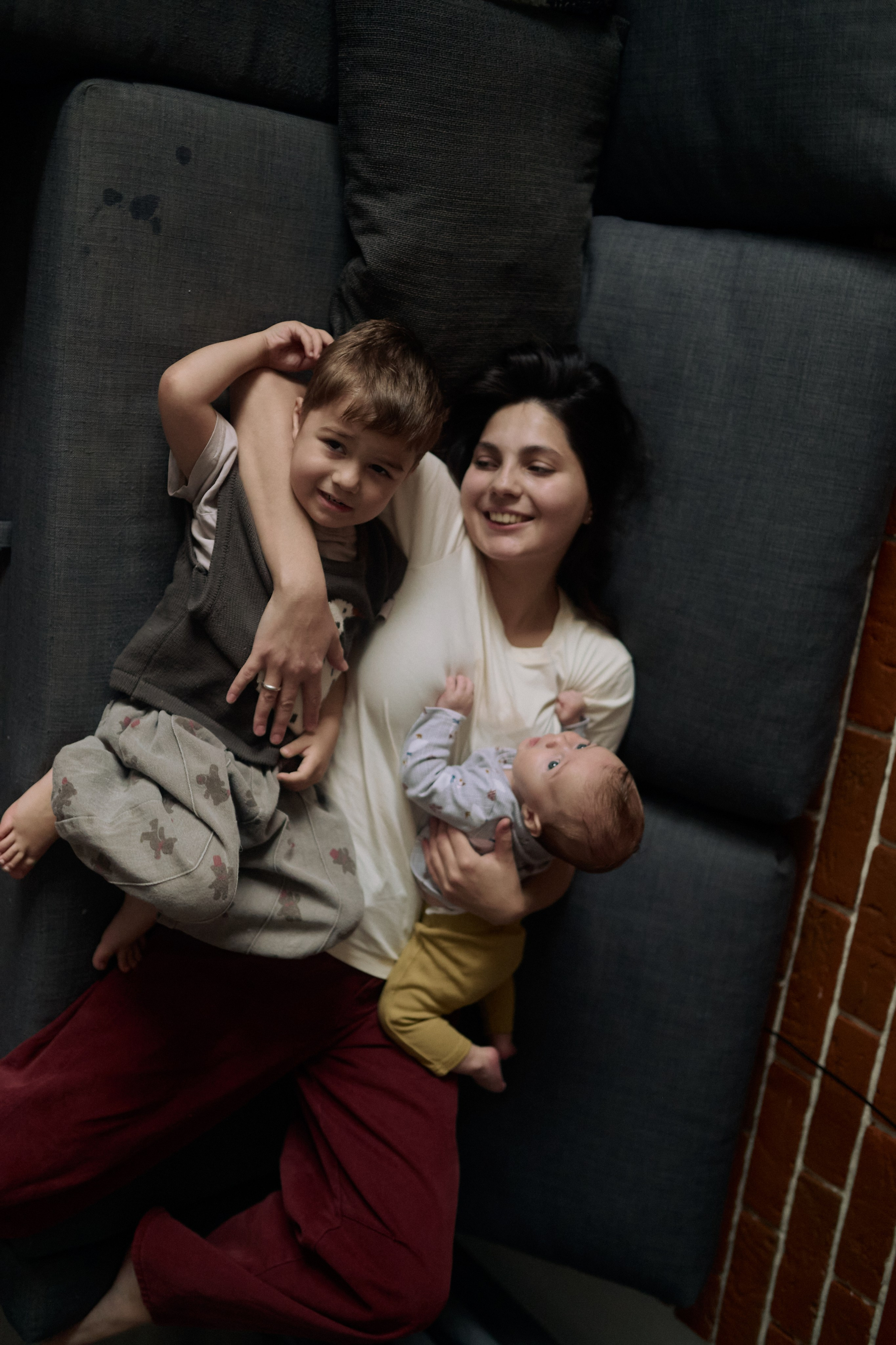 Эмир, Диана, Леон и Амин дома. Семейный и свадебный lifestyle-фотограф в Москве Мария Петрова