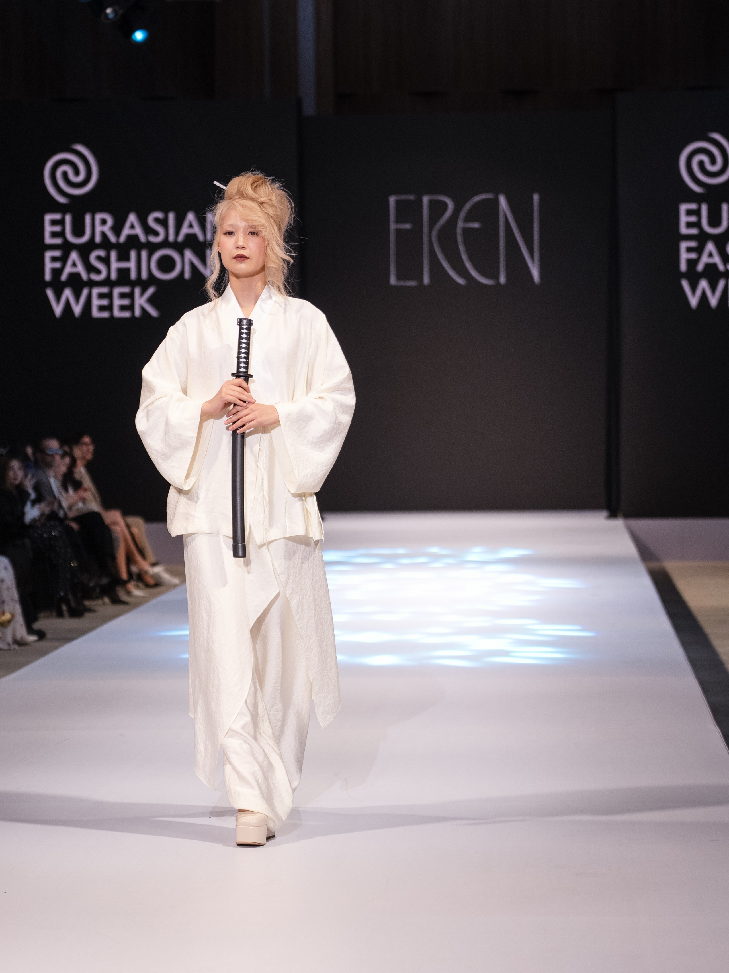 EURASIAN FASHION WEEK Eren. Сайт Алматинского НЮ АРТ, будуар и фэшн фотографа Дениса Карпенко