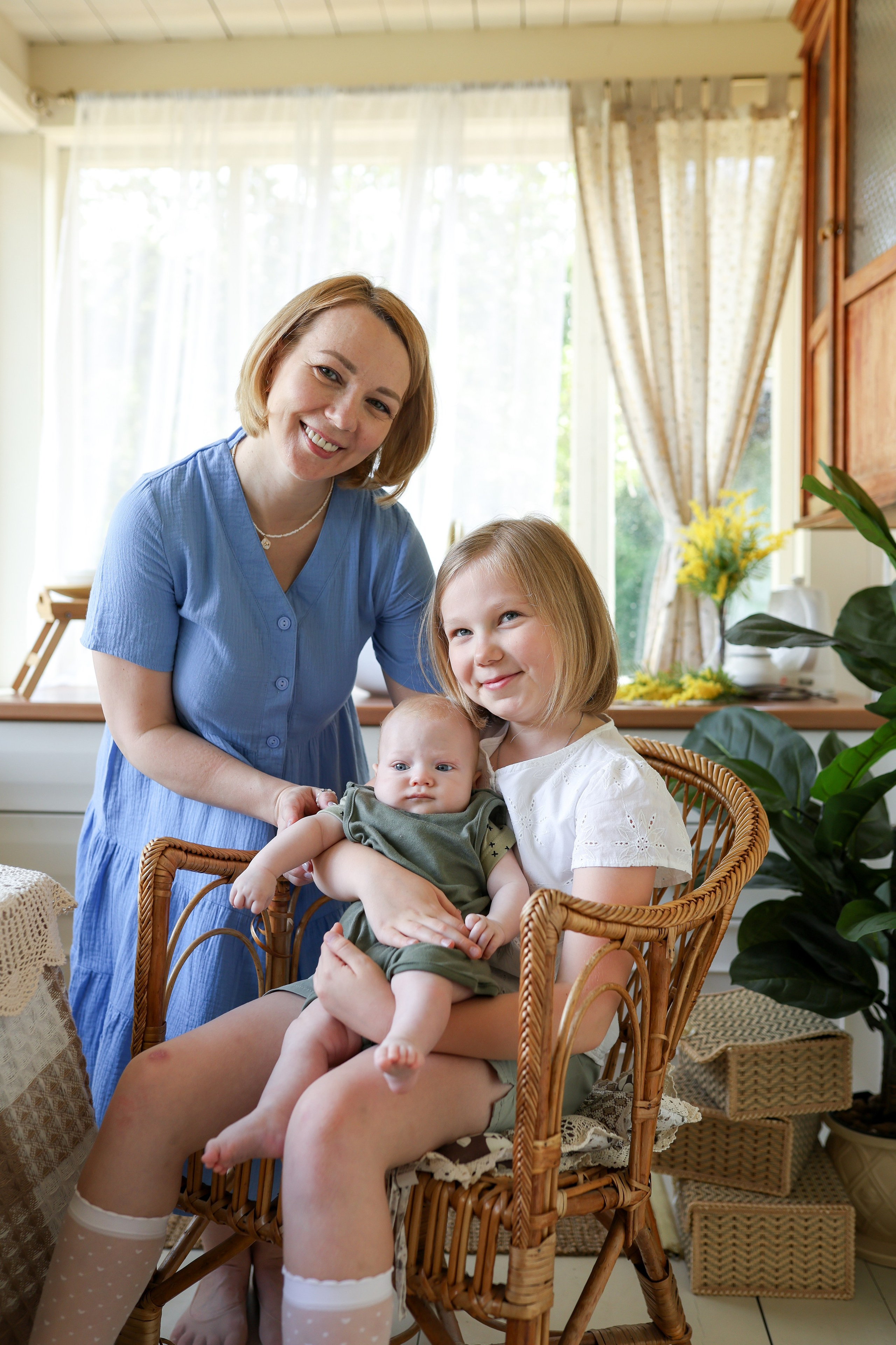 Семейная фотосессия в загородной студии. Фотограф в Железнодорожном и Балашихе