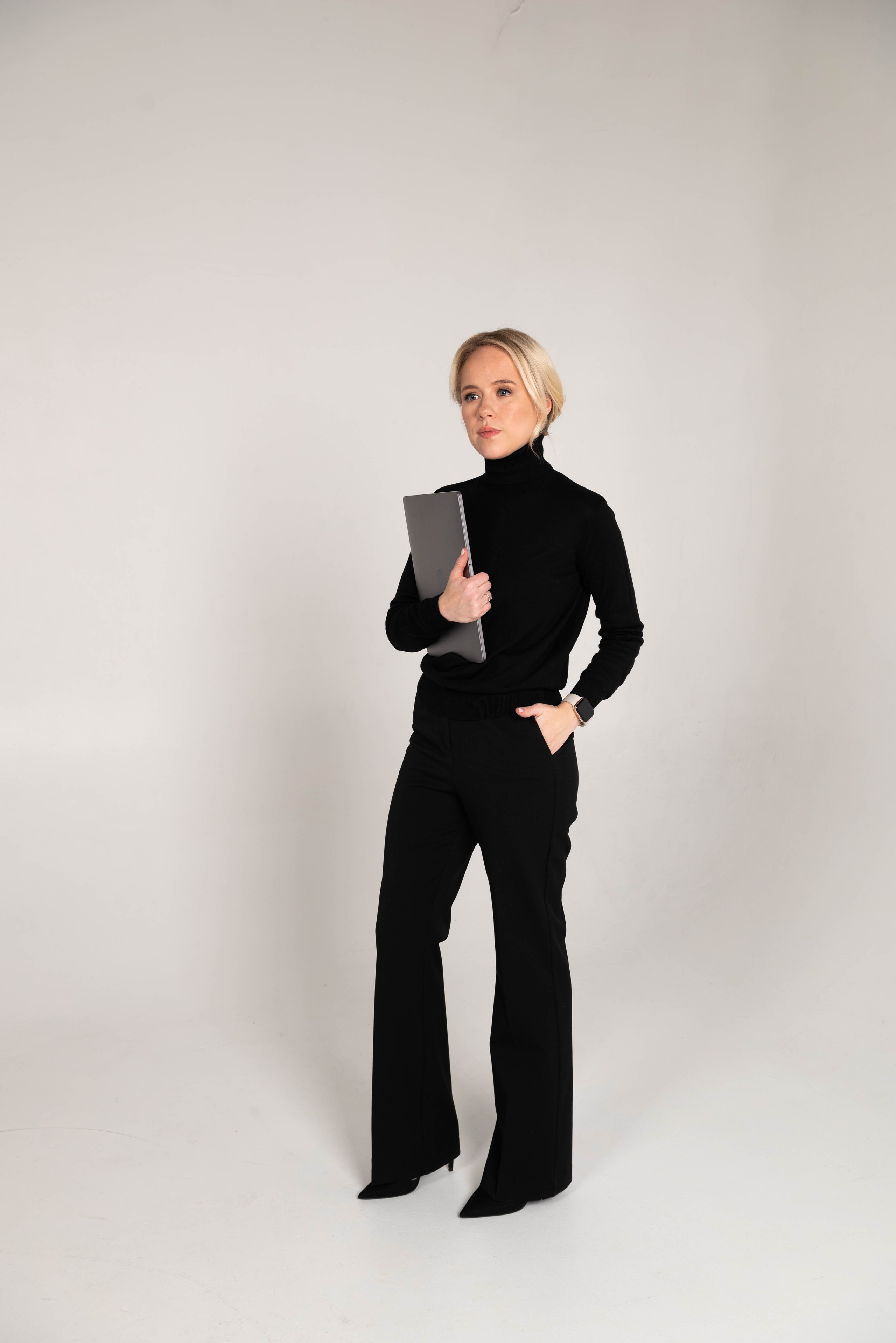 Полина Возиян (съемка для блога юриста @ation.law). Фотограф Москва Настя Профотовна. Репортажные, свадебные и контент фотосессии