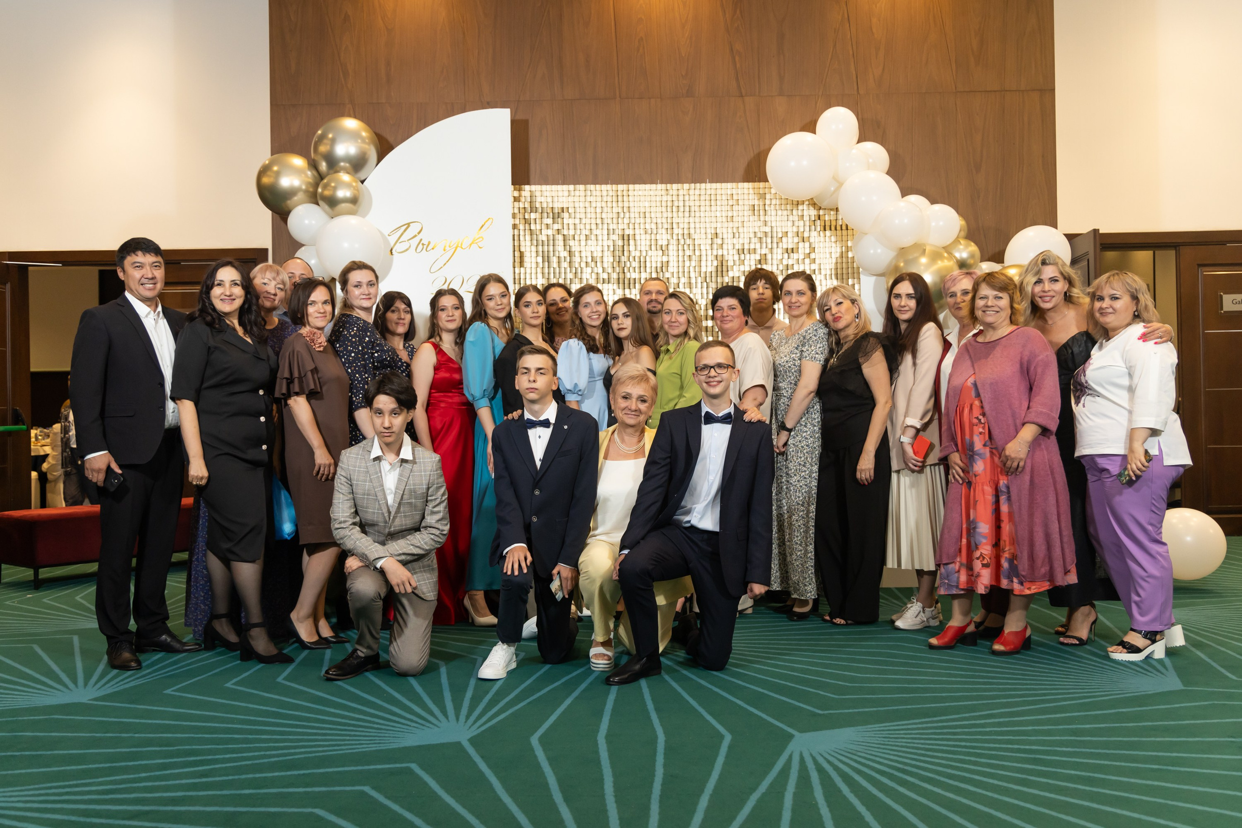 Radisson Blu выпускной 2024. Фотограф свадебный, репортажный, индивидуальный, фото для маркетплейсов, брендов, автосалонов