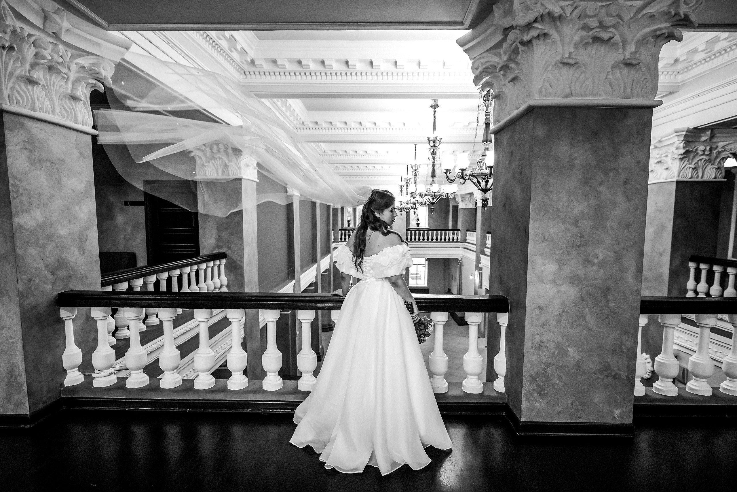 Фотосессия в «Каменке» в Красноярске — лофт-съёмка на территории Краевого Дворца молодёжи. 📸 Свадебный и семейный фотограф в Красноярске Тихомиров Евгений | 17 лет опыта | 800+ свадеб