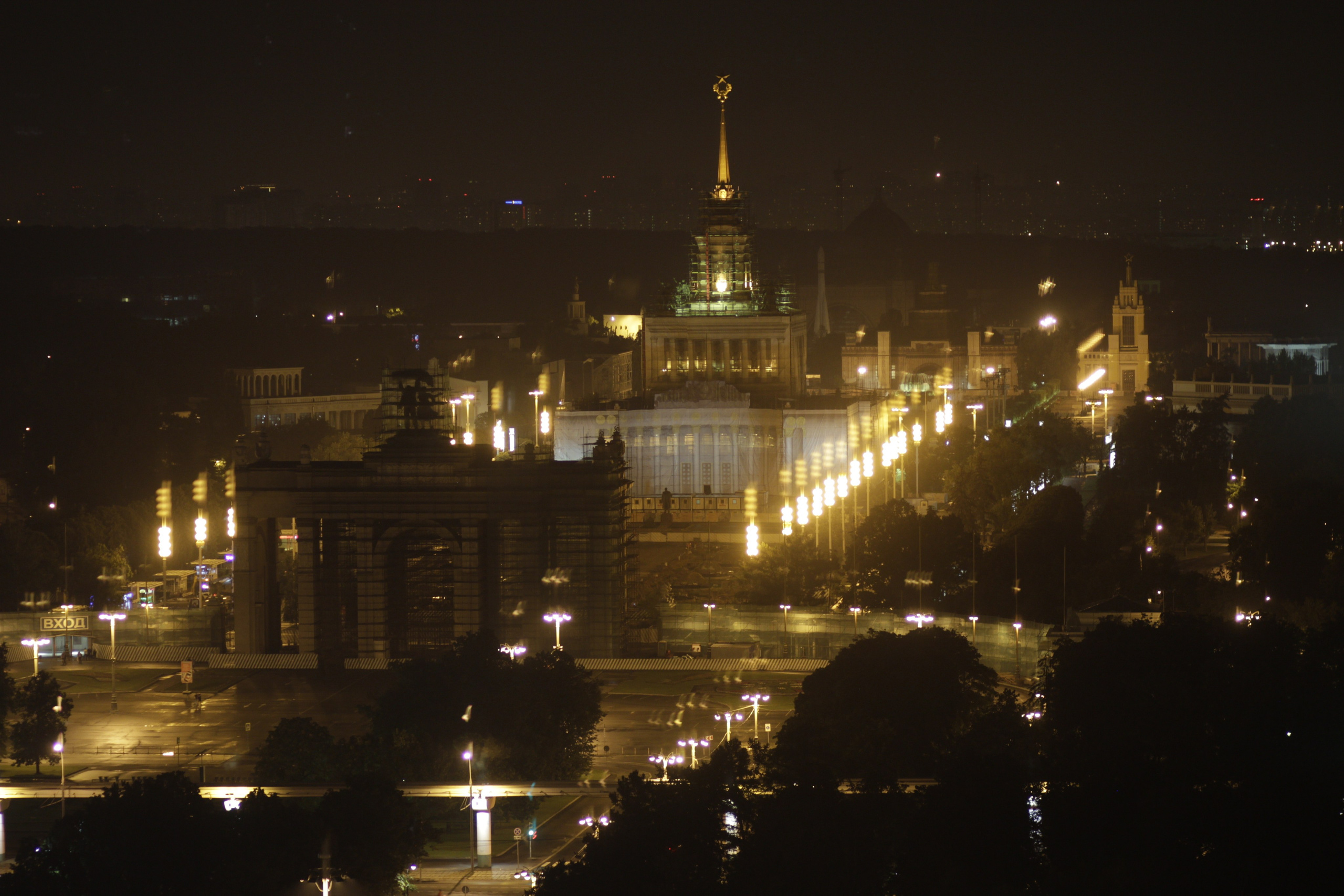 Ночной вид на ВДНХ