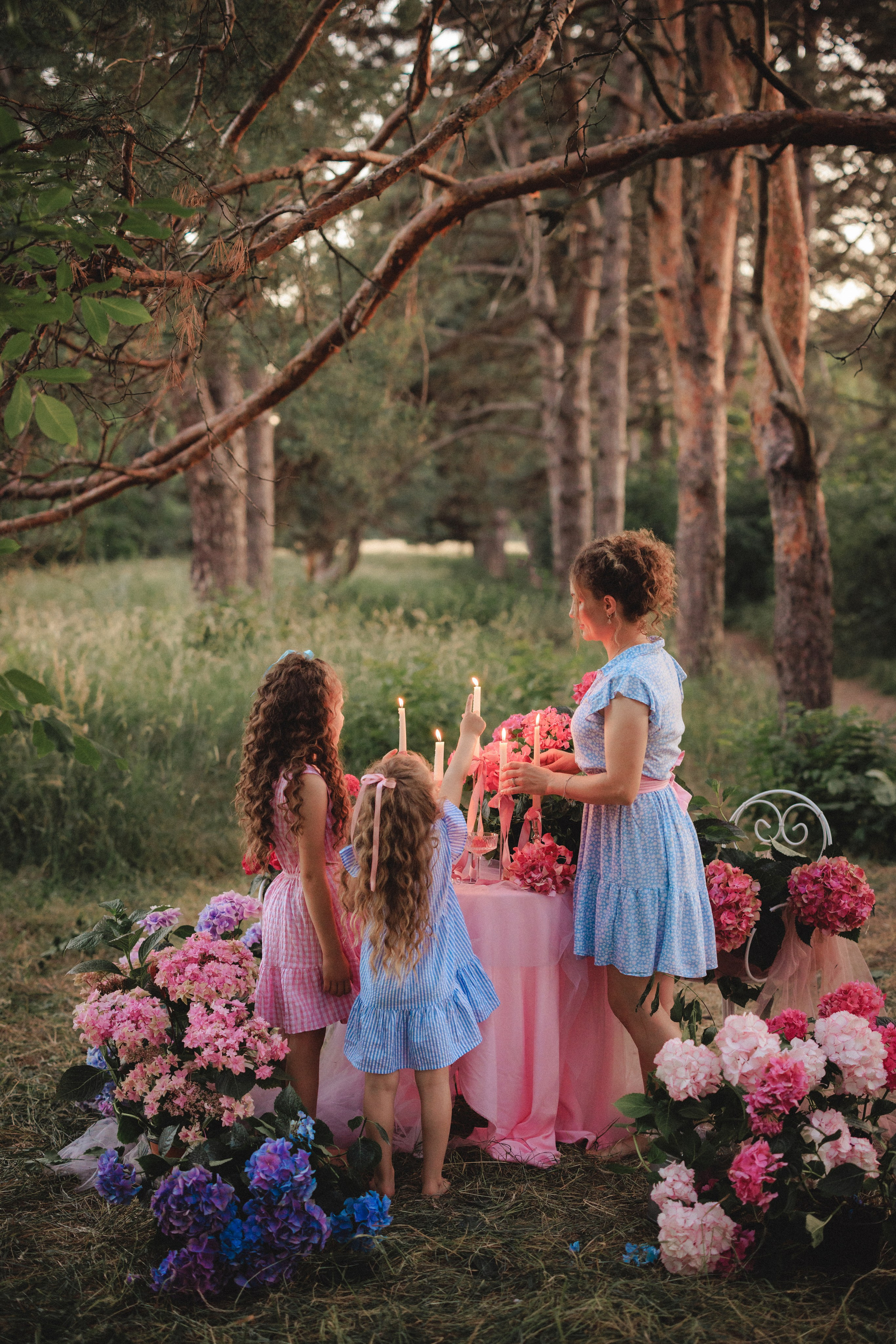 Цветочная фотосессия в лесу. Семейный и детский фотограф в Краснодаре Анна Трашкова