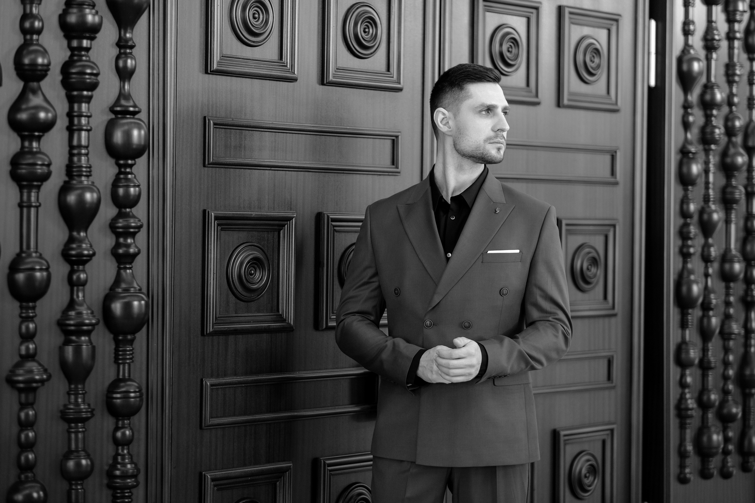 Свадебная фотосессия в театре драмы имени Наума Орлова. Свадебный фотограф в Челябинске Сырчикова Наталья