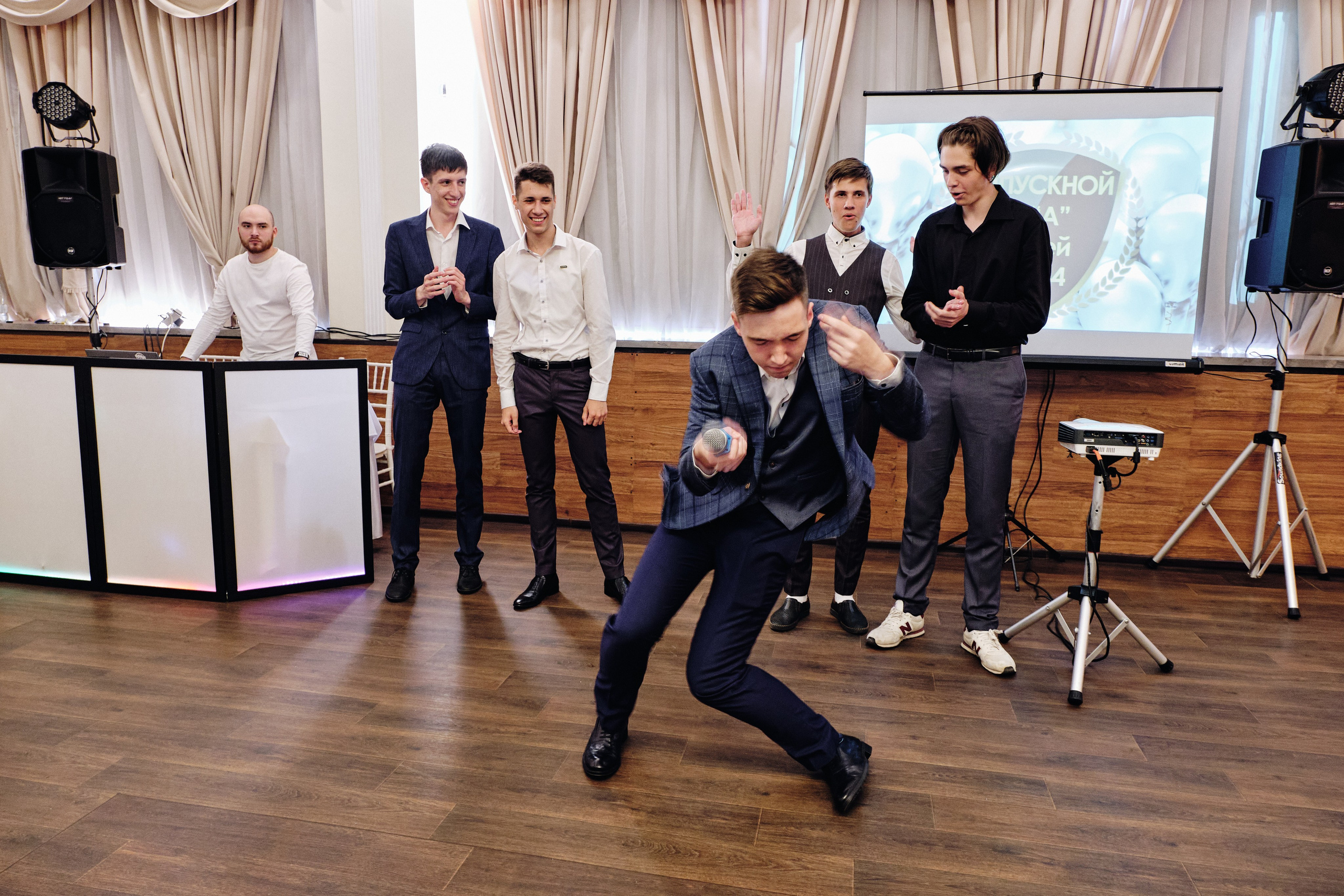 Фотограф на выпускной в СПб. Семейные и свадебные фотосессии в СПб, в студии, на улице, на природе