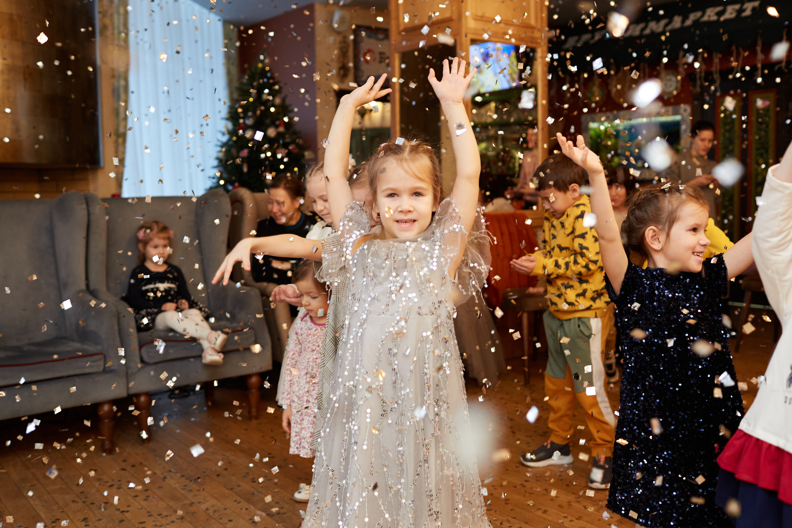 Новый 2023 год в кафе Бруни. Свадебный и семейный фотограф в Самаре Грибцова Людмила