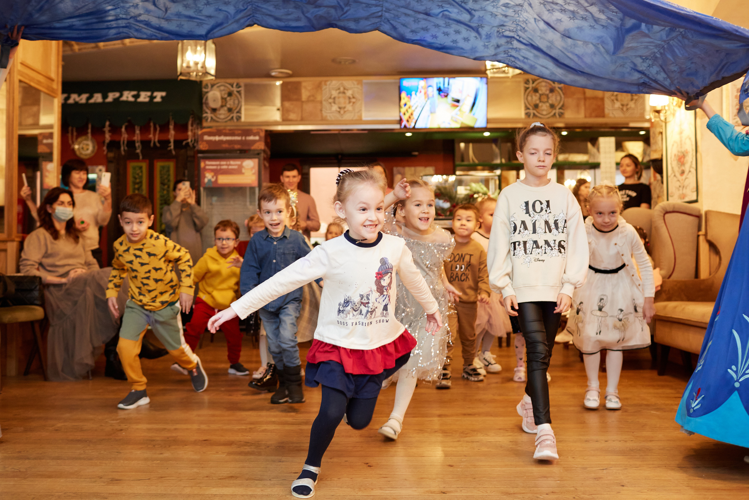 Новый 2023 год в кафе Бруни. Свадебный и семейный фотограф в Самаре Грибцова Людмила