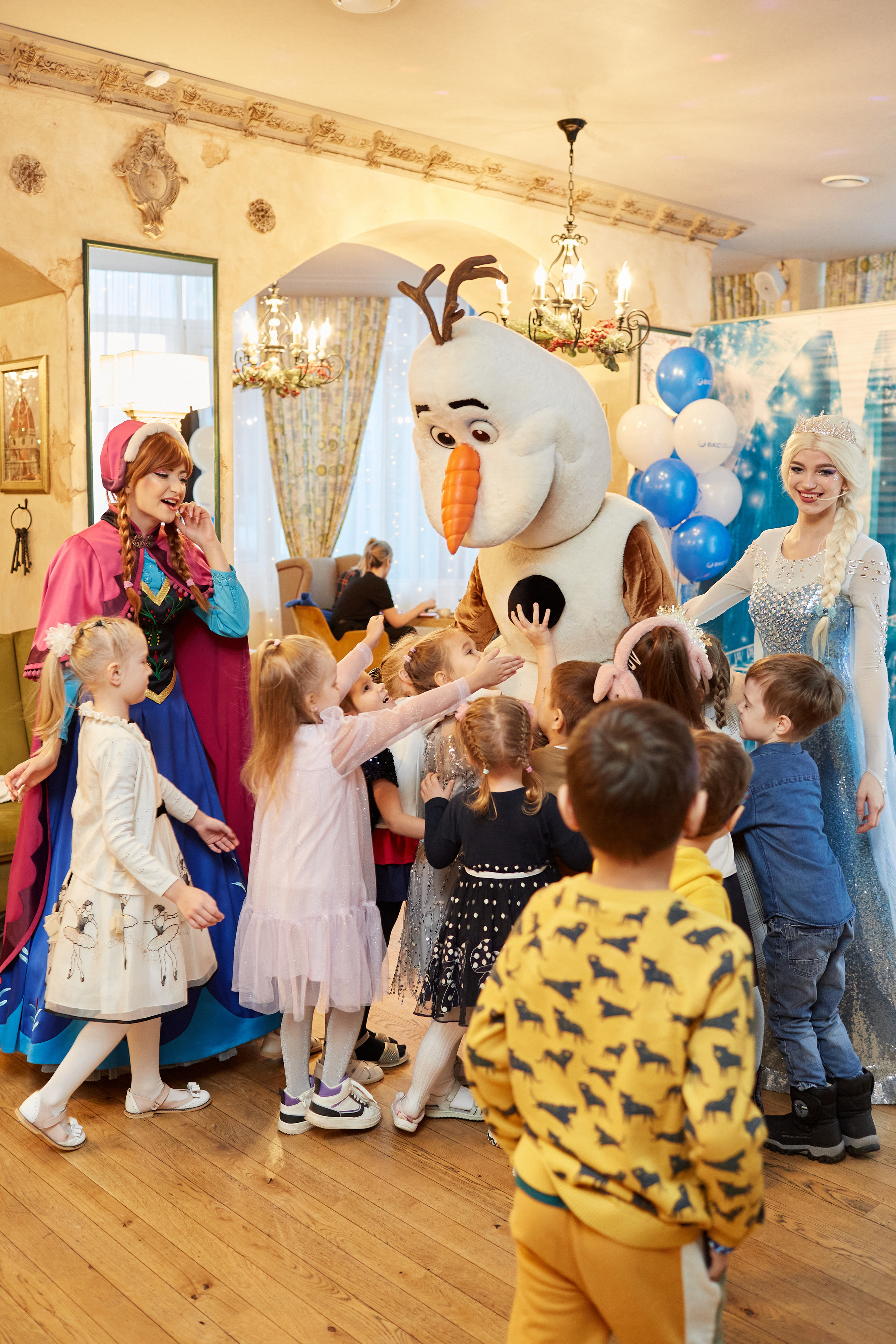 Новый 2023 год в кафе Бруни. Свадебный и семейный фотограф в Самаре Грибцова Людмила