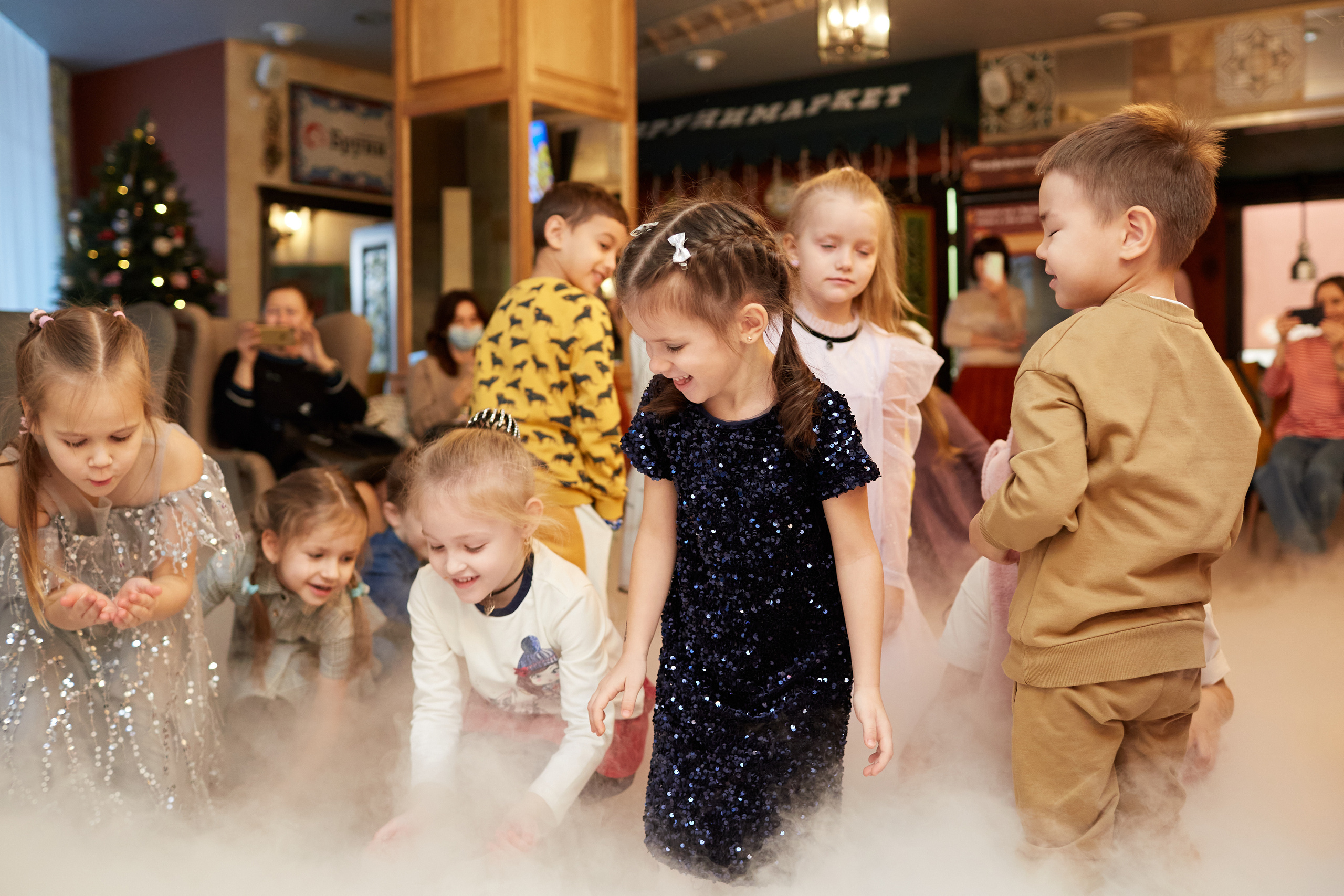 Новый 2023 год в кафе Бруни. Свадебный и семейный фотограф в Самаре Грибцова Людмила