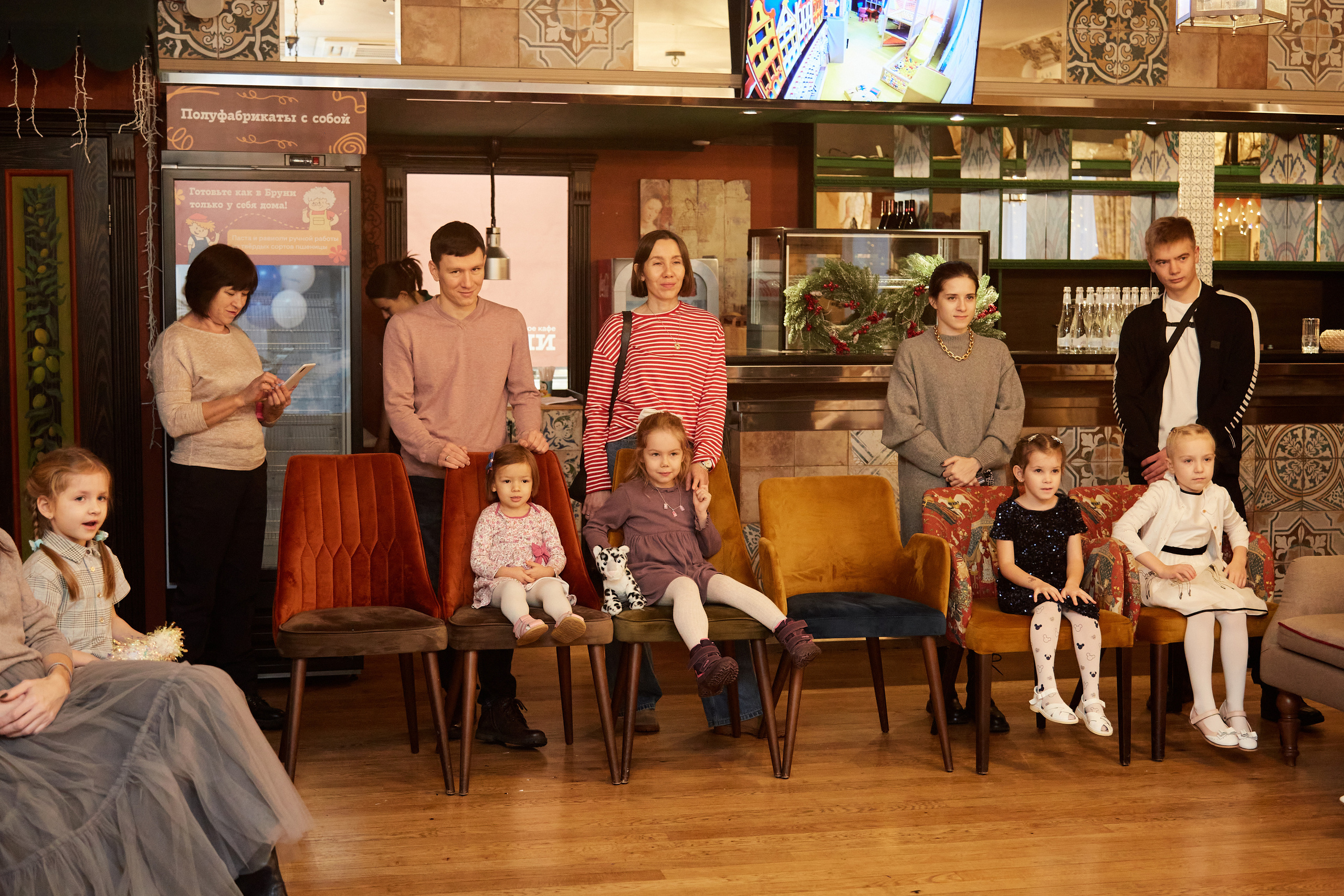 Новый 2023 год в кафе Бруни. Свадебный и семейный фотограф в Самаре Грибцова Людмила