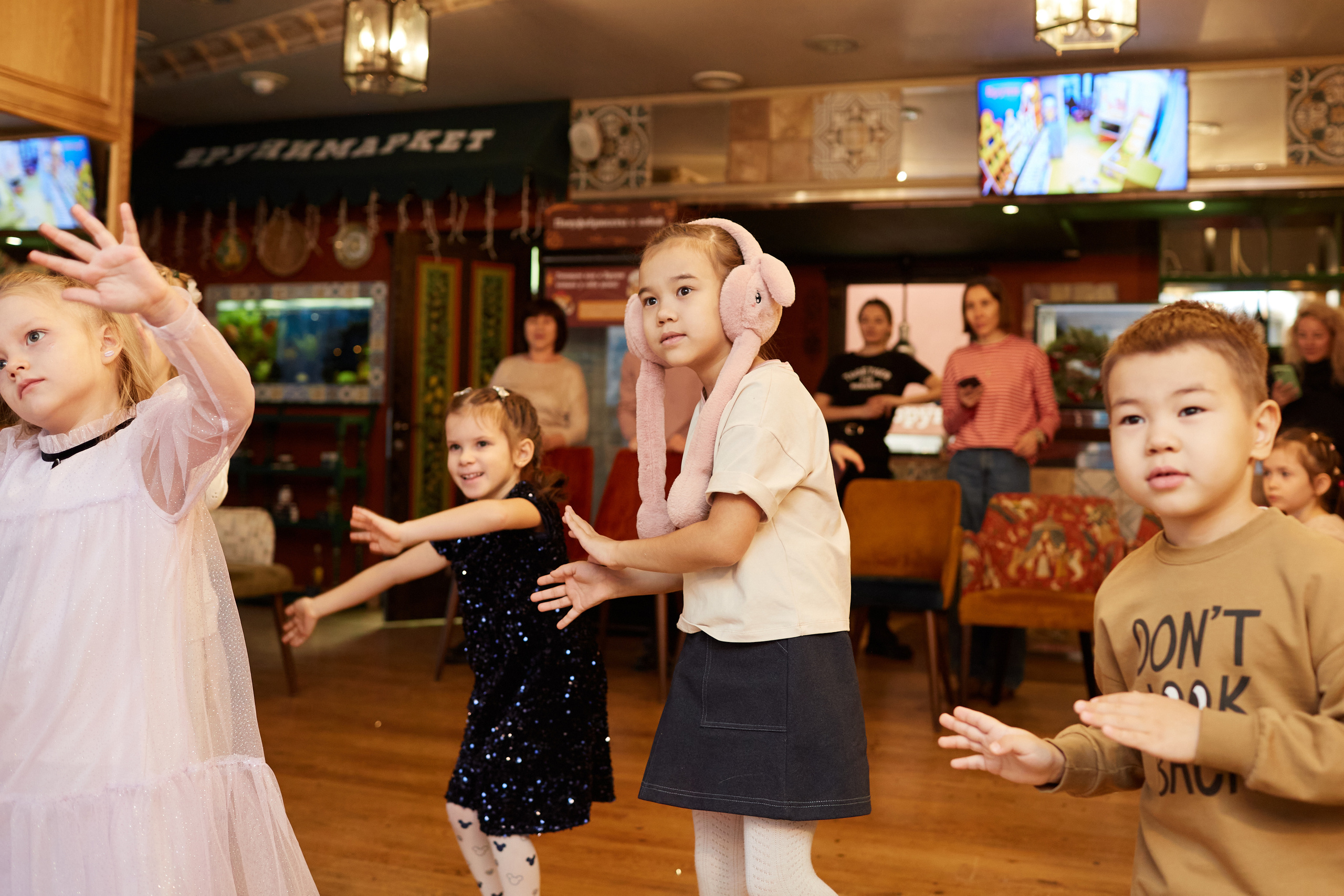 Новый 2023 год в кафе Бруни. Свадебный и семейный фотограф в Самаре Грибцова Людмила