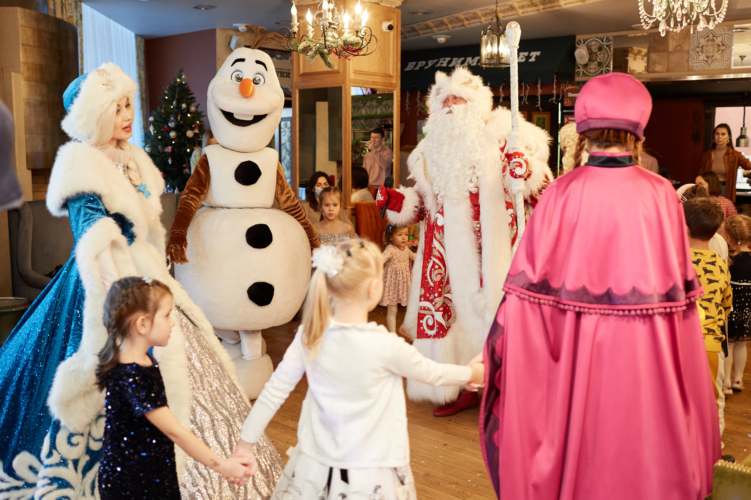 Новый 2023 год в кафе Бруни. Свадебный и семейный фотограф в Самаре Грибцова Людмила