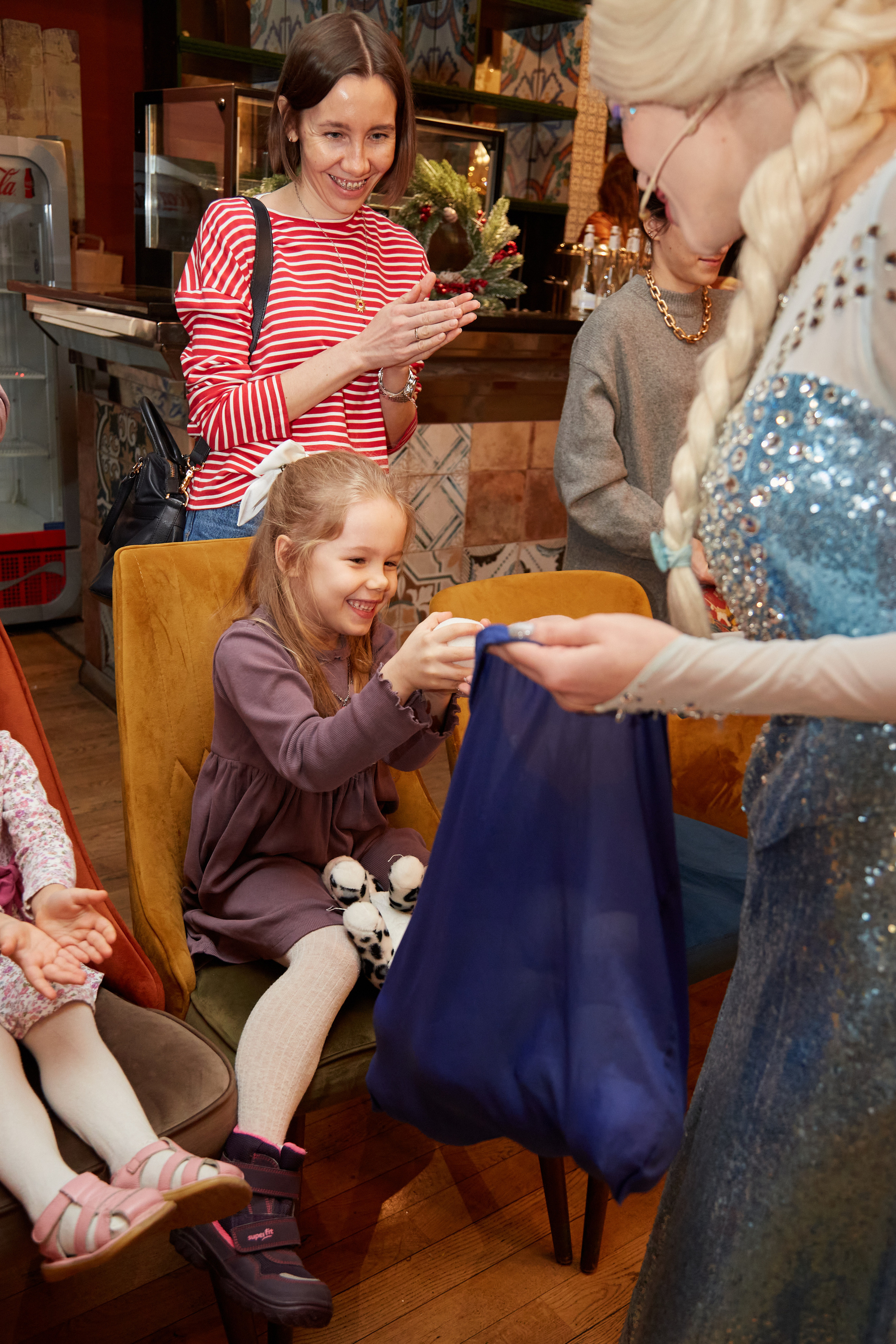 Новый 2023 год в кафе Бруни. Свадебный и семейный фотограф в Самаре Грибцова Людмила