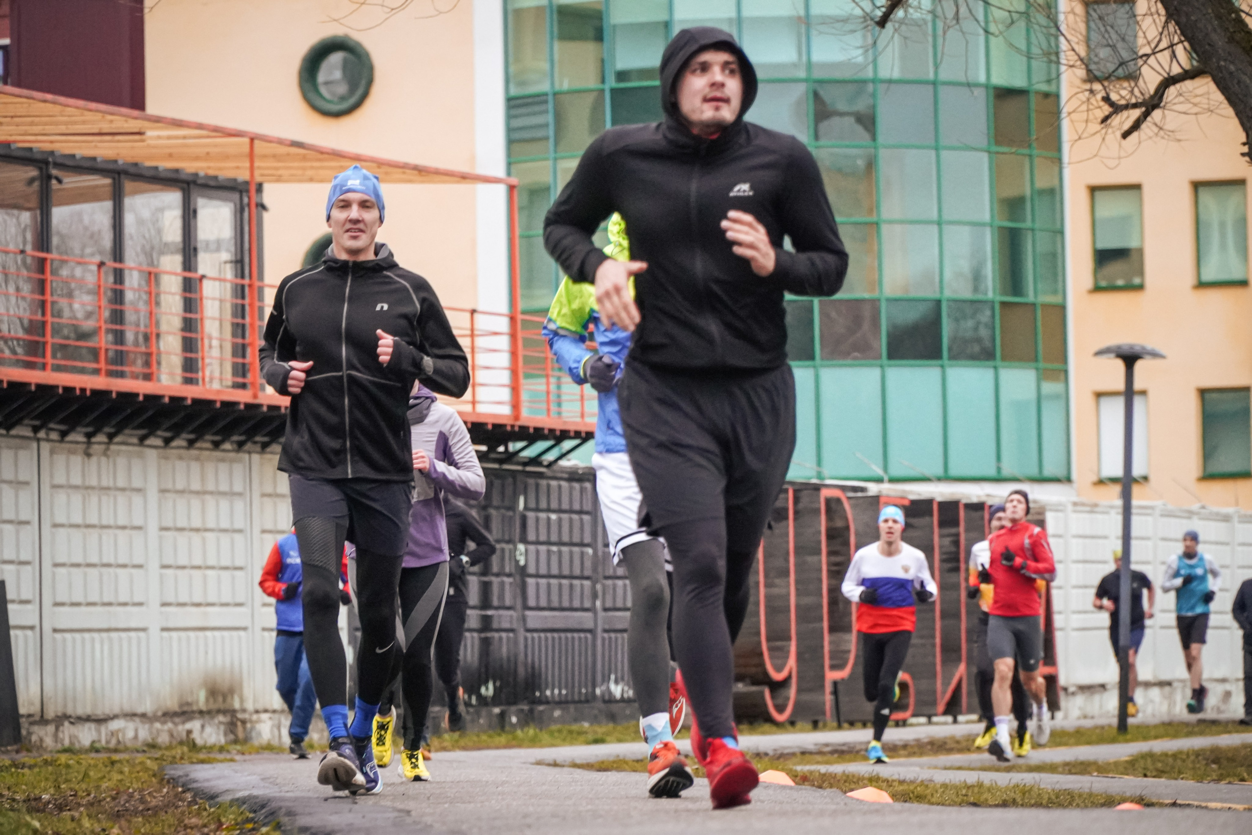 5 вёрст Реутов 16.11.2024. Роман Капилюшов. Бег. Фото. Видео. г. Люберцы
