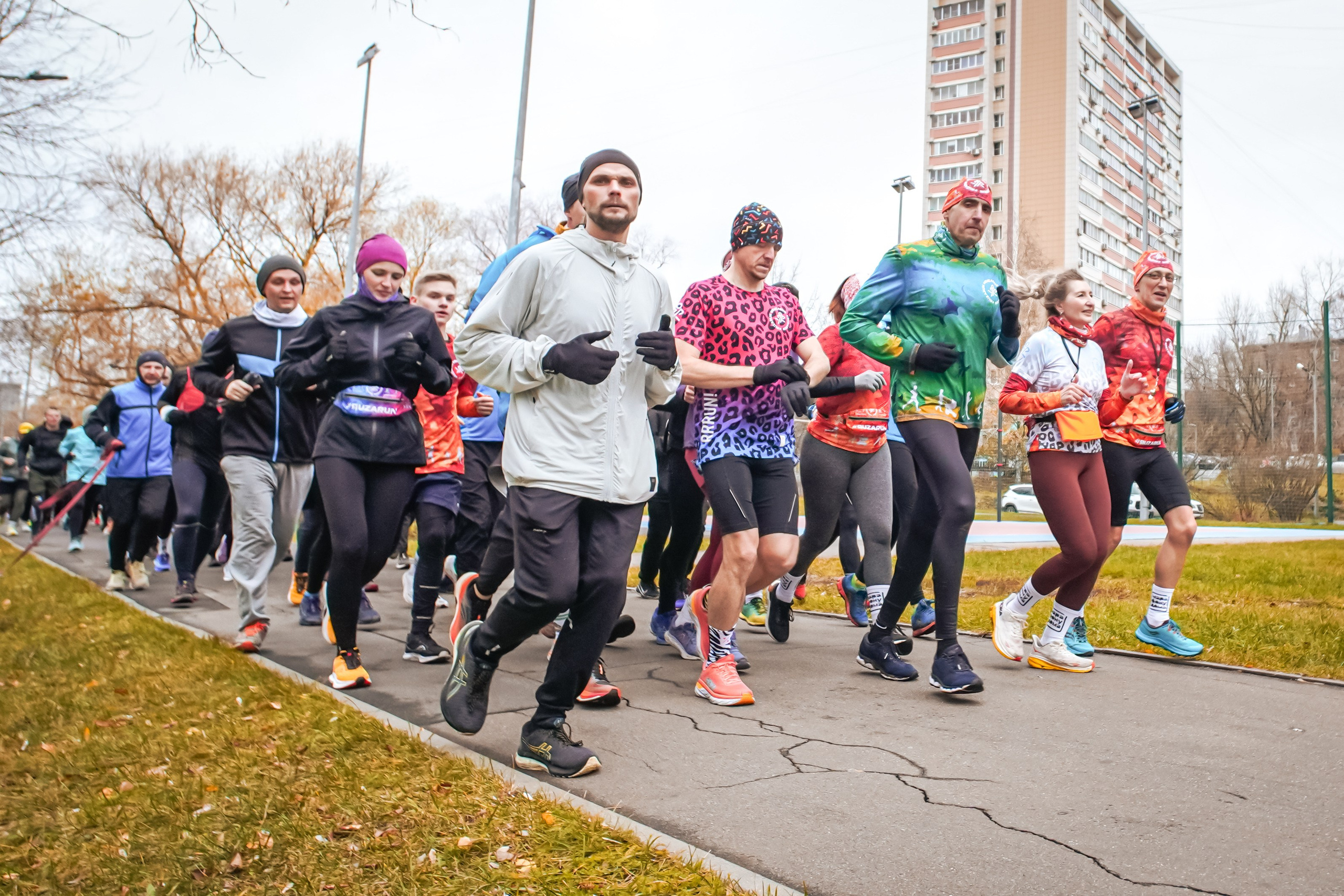 #марафонудома #яuzarun 2024 2-я петля, группа 6:30. Роман Капилюшов. Бег. Фото. Видео. г. Люберцы