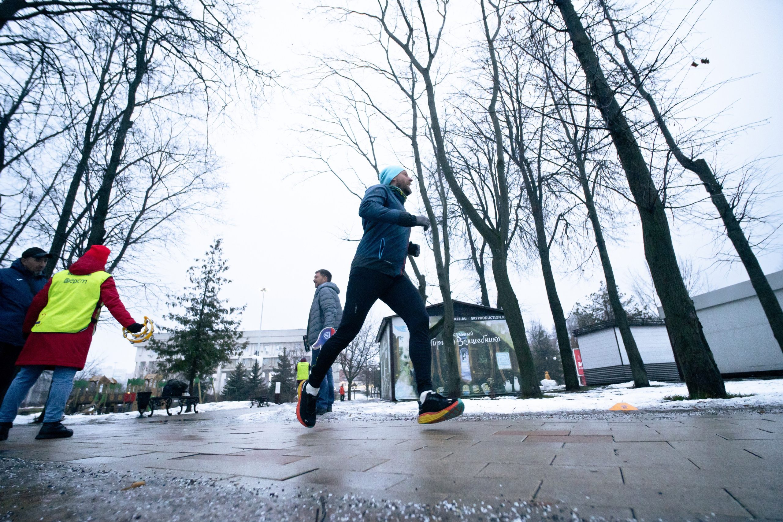 5 вёрст Наташинский 11 декабря 2025. Роман Капилюшов. Бег. Фото. Видео. г. Люберцы