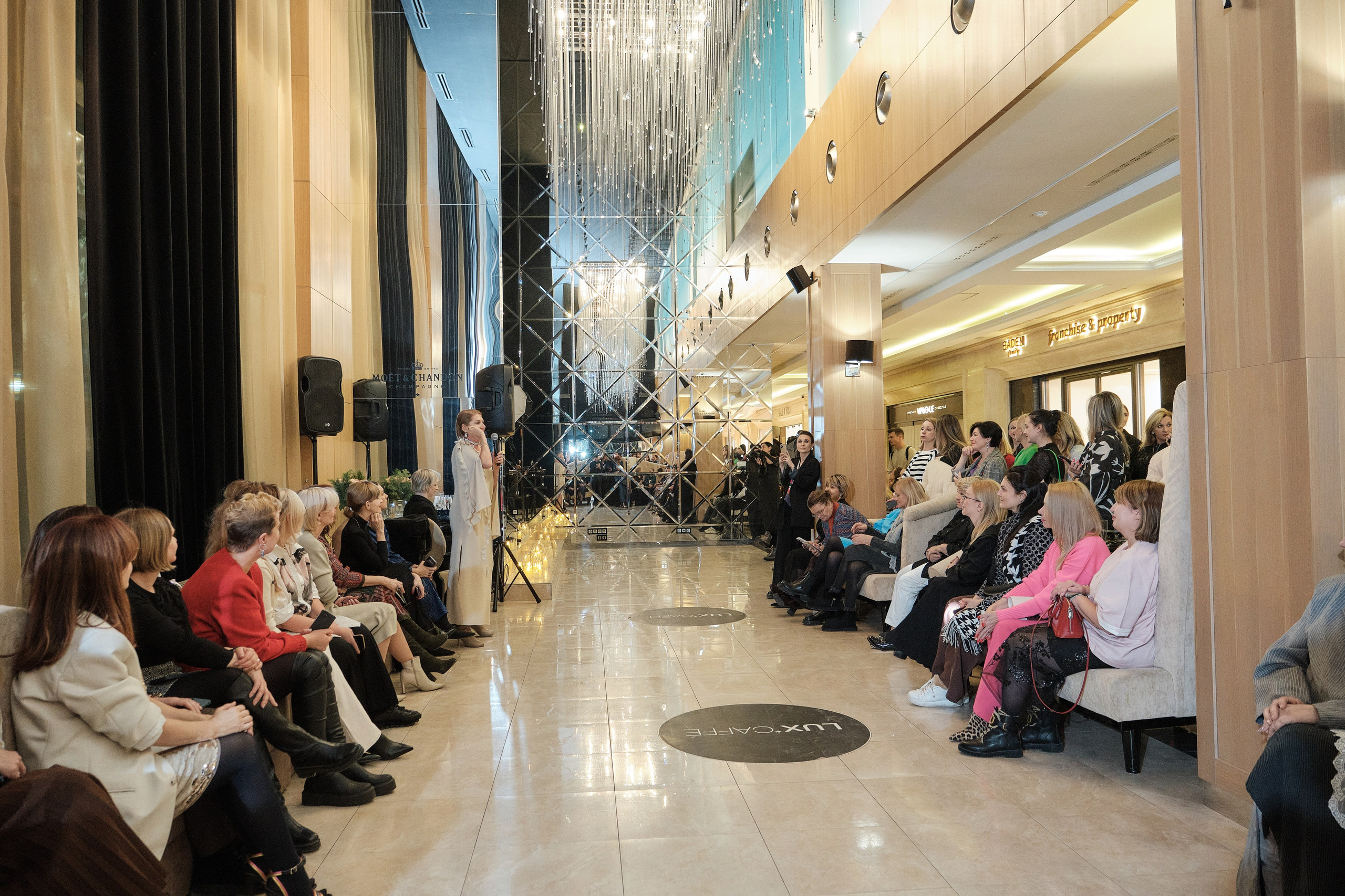 Показ коллекции (Мария Варламова). Свадебный фотограф в Екатеринбурге Соседков Евгений